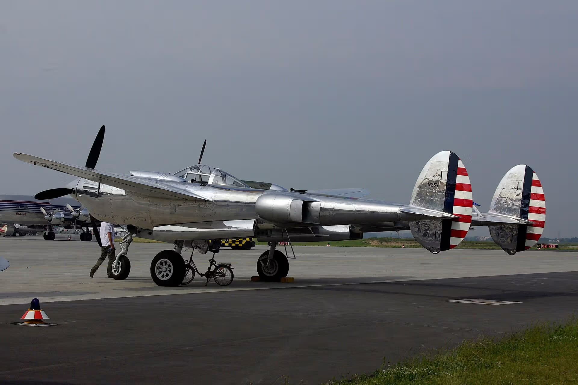 N25Y — Lockheed