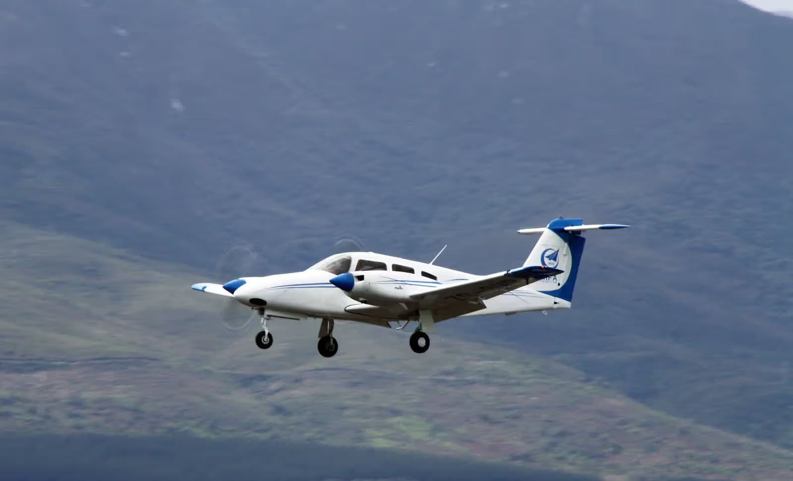 ZS-SWP — Twin-engine aircraft