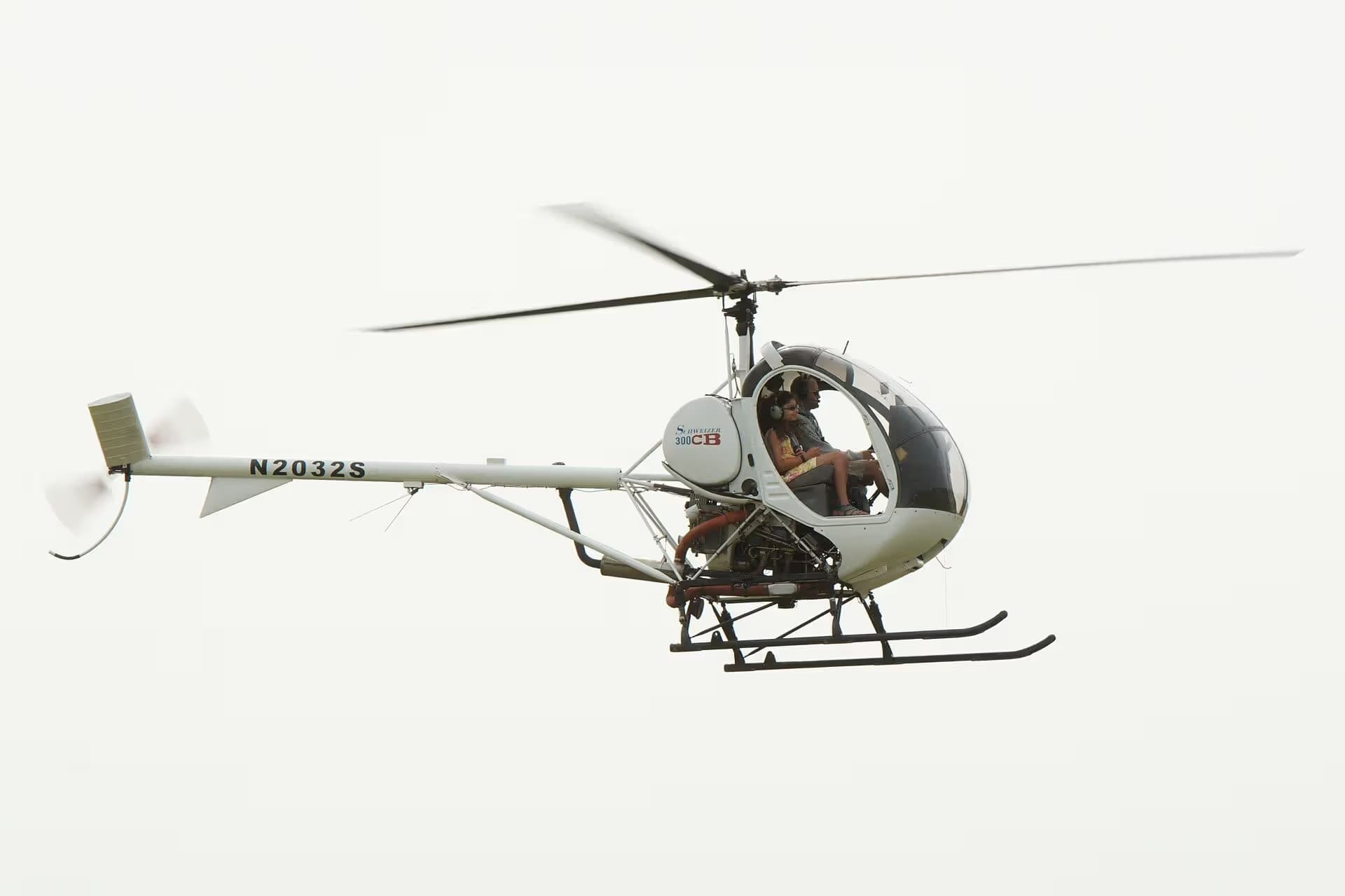N2032S — Helicopter