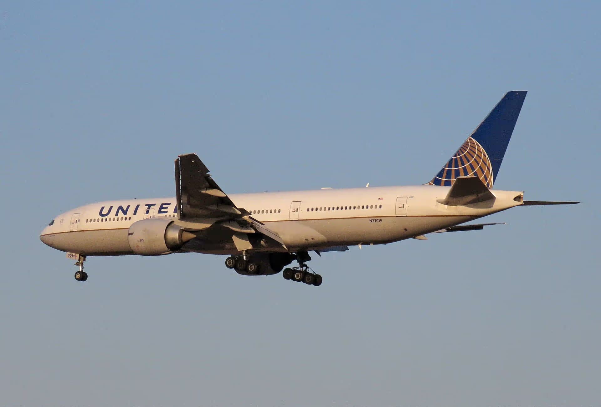 N77019 — Boeing