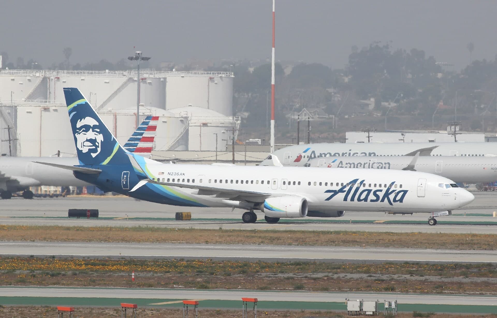 N236AK — Twin-engine aircraft
