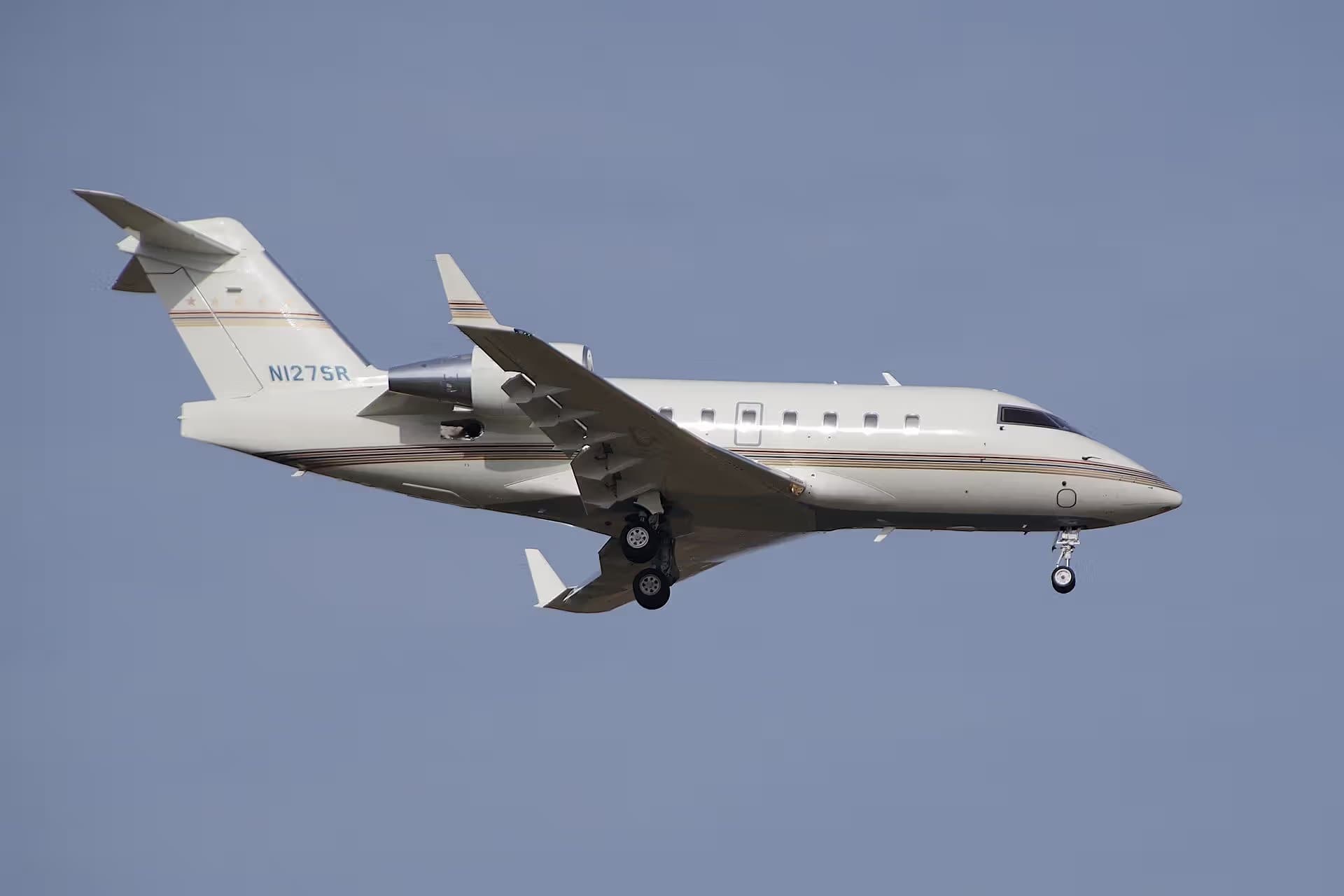 N127SR — Bombardier