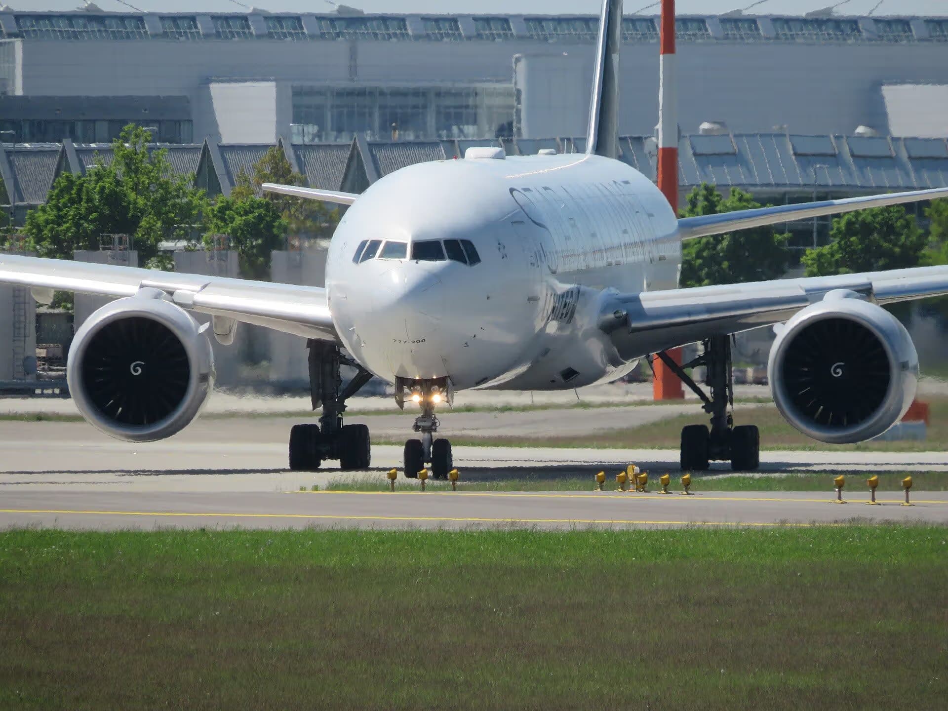 N76021 — Boeing at Munich Airport