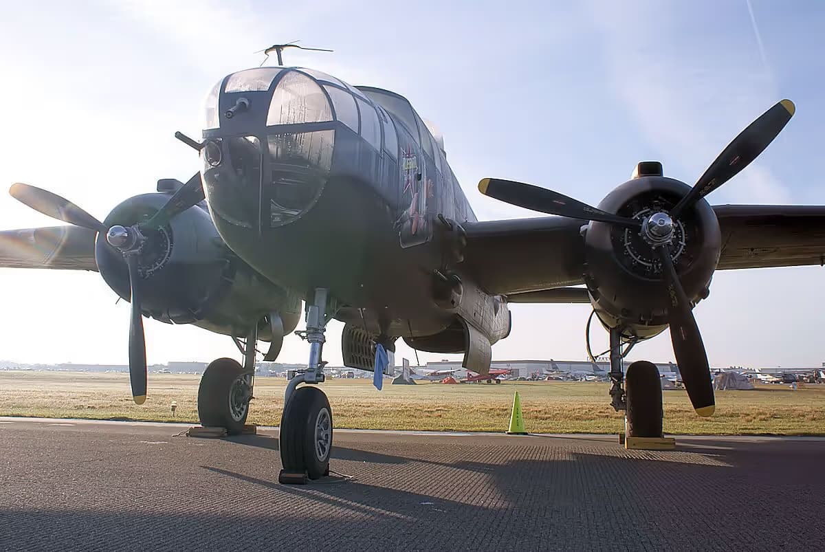 Unidentified — Twin-engine aircraft