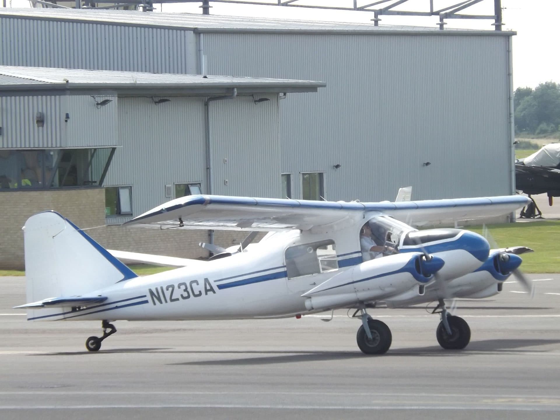 N123CA — Twin-engine aircraft