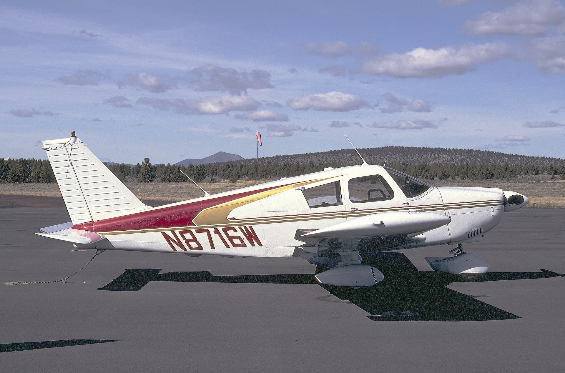N8716W — Single-engine aircraft