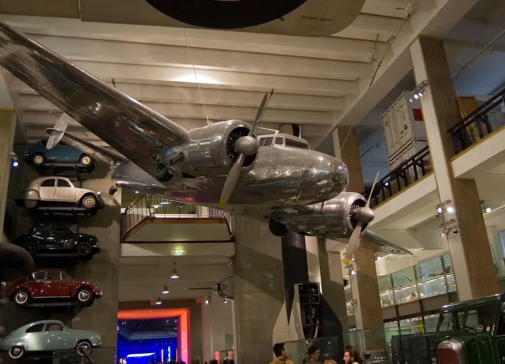 Unidentified — Twin-engine aircraft