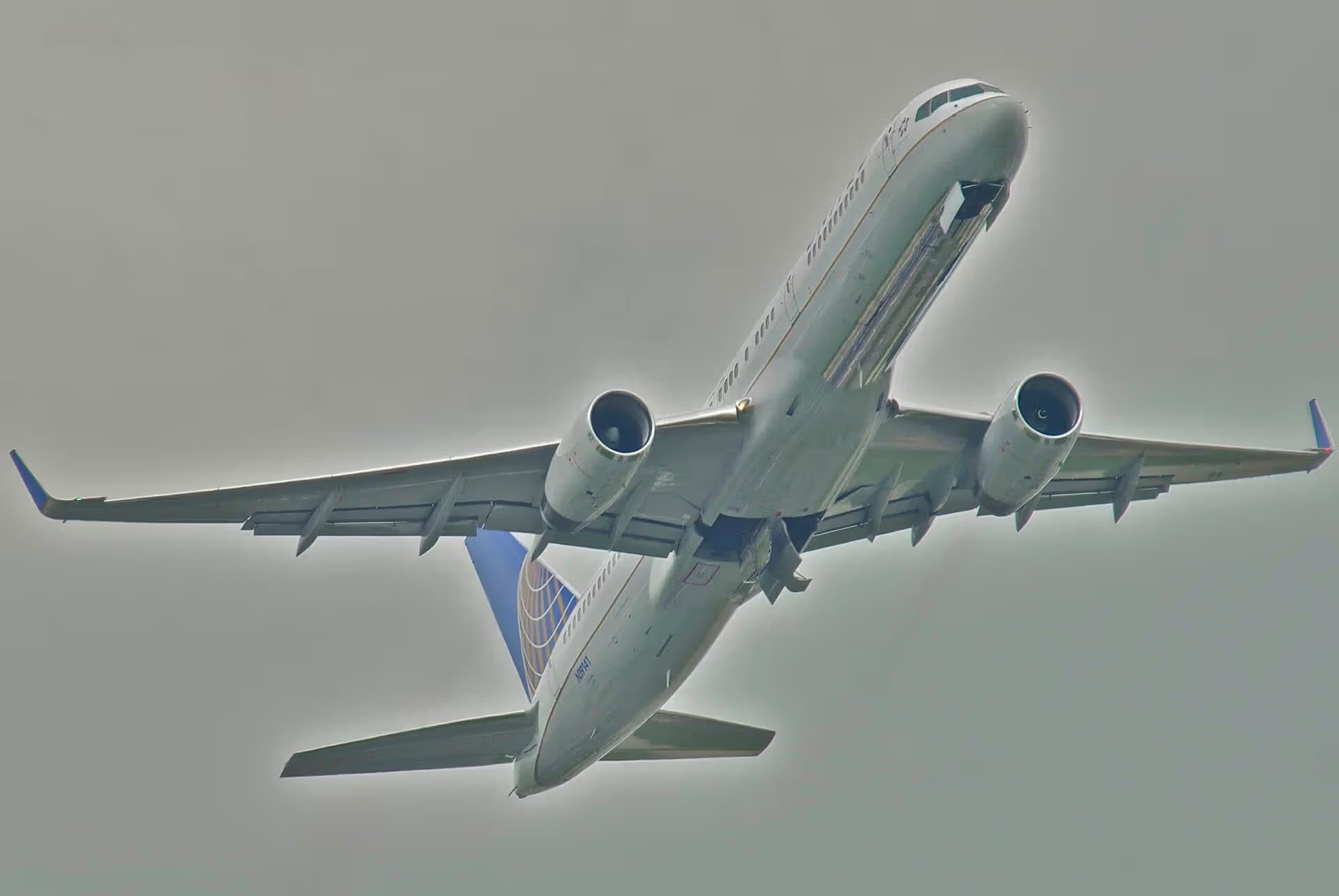N19141 — Twin-engine aircraft