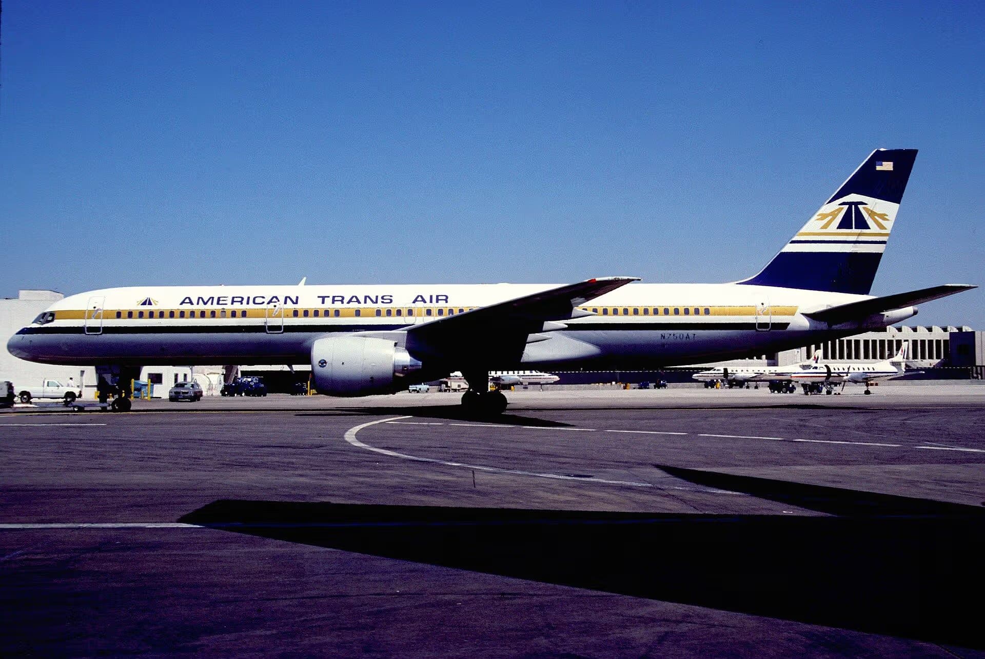 N750AT — Twin-engine aircraft