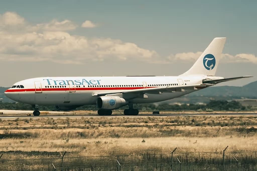 N228KW — Airbus