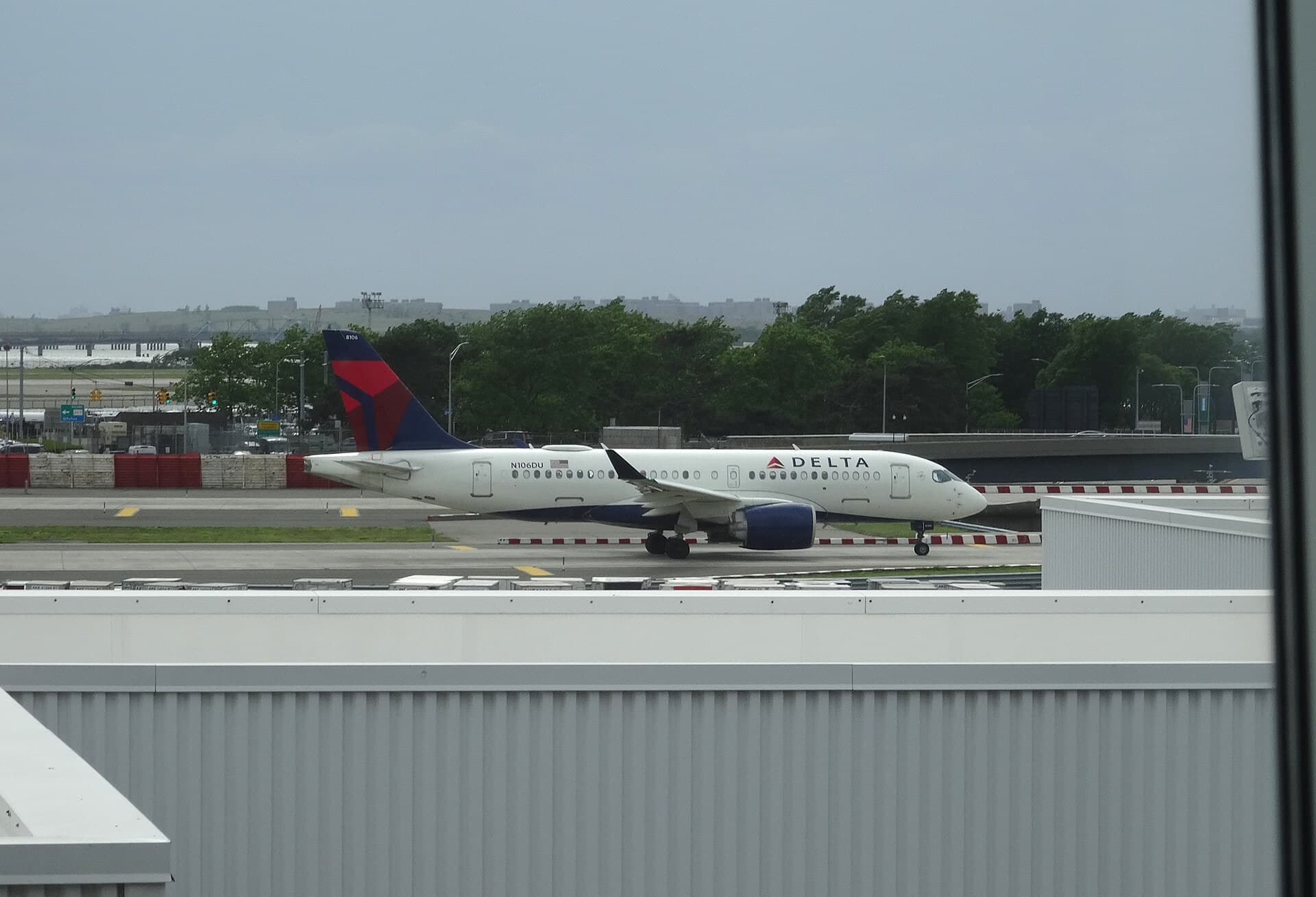 N106DU — Airbus