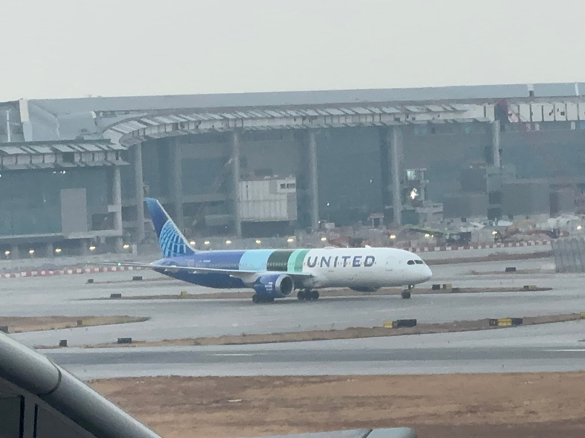 N24988 — Boeing