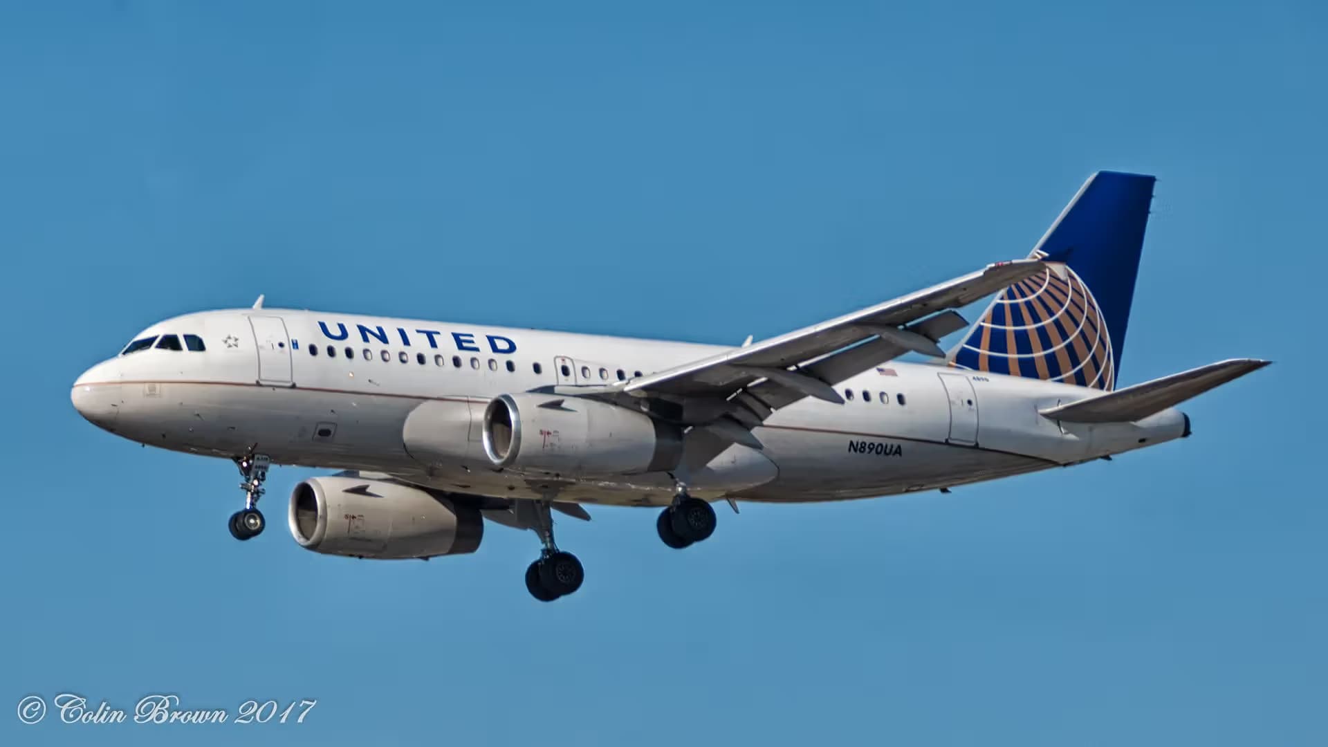 N890UA — Airbus
