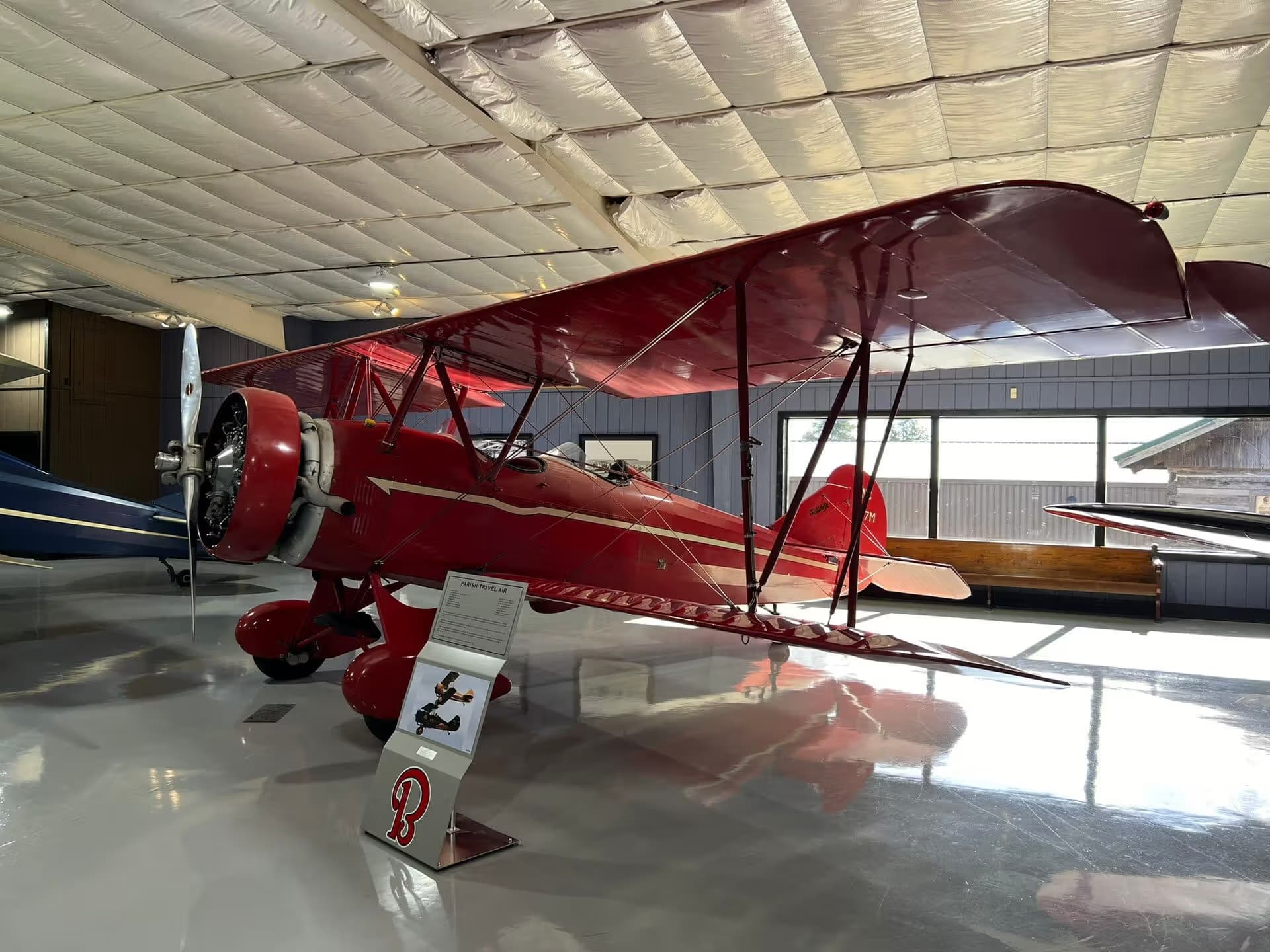 Unidentified — Single-engine aircraft