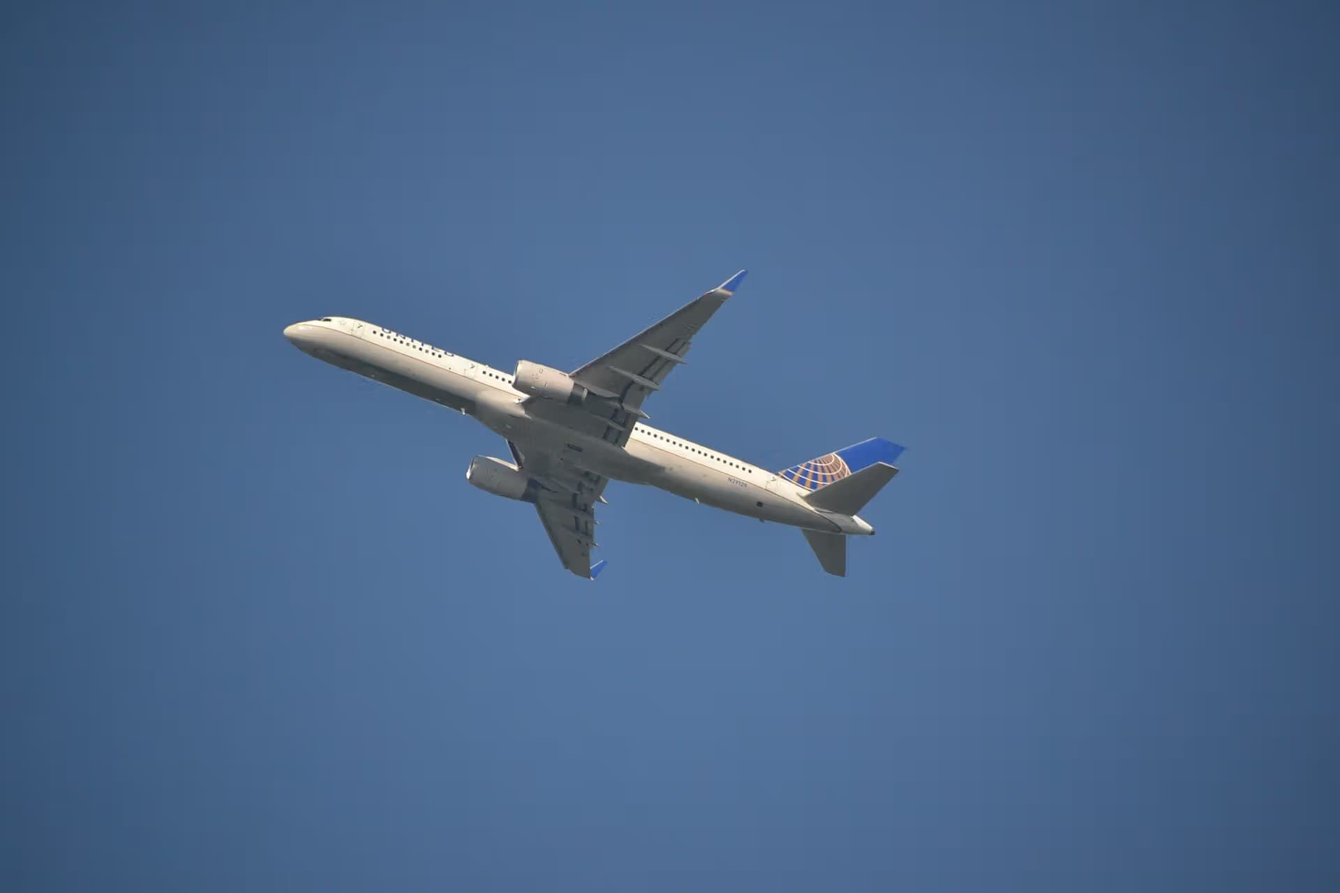 N29129 — Twin-engine aircraft