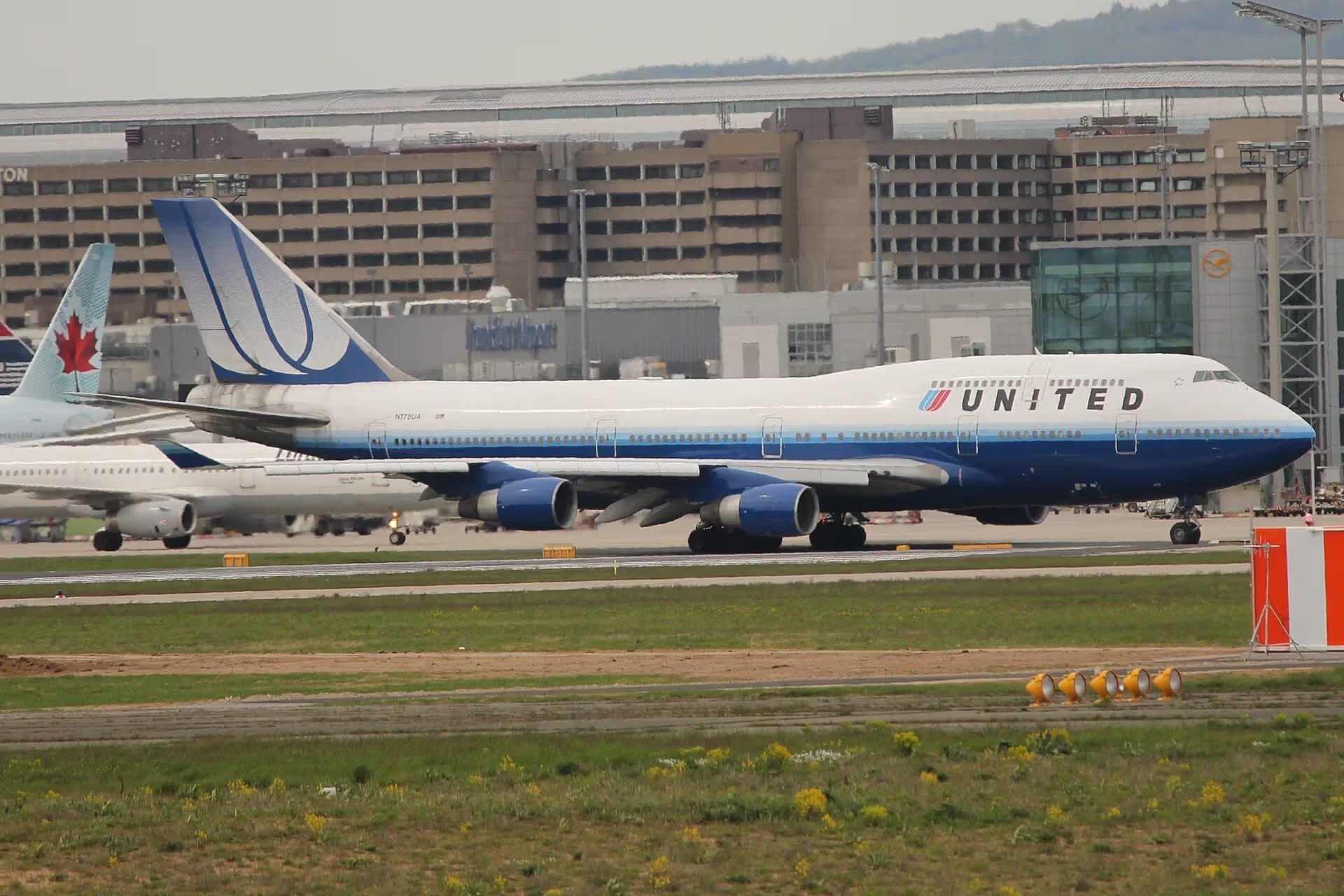 N178UA — Boeing