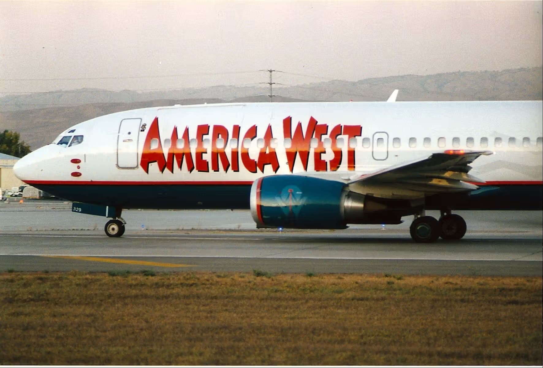 N329AW — Boeing