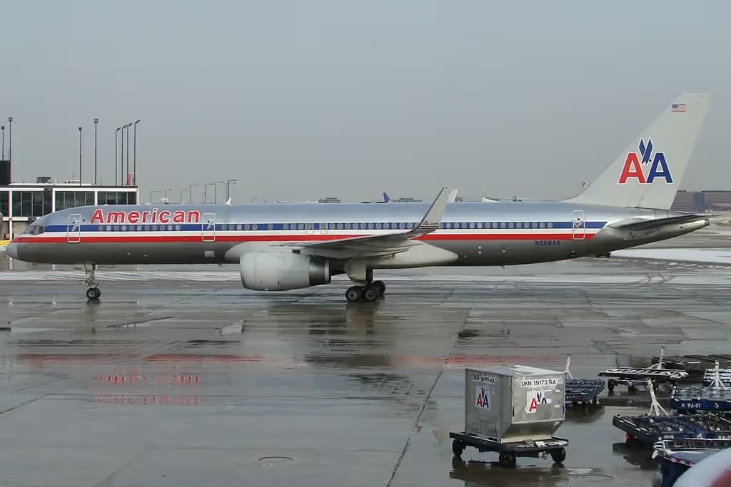 N668AA — Boeing