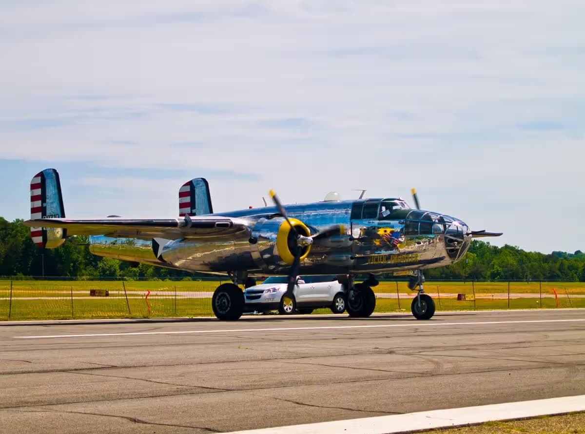 Unidentified — Twin-engine aircraft