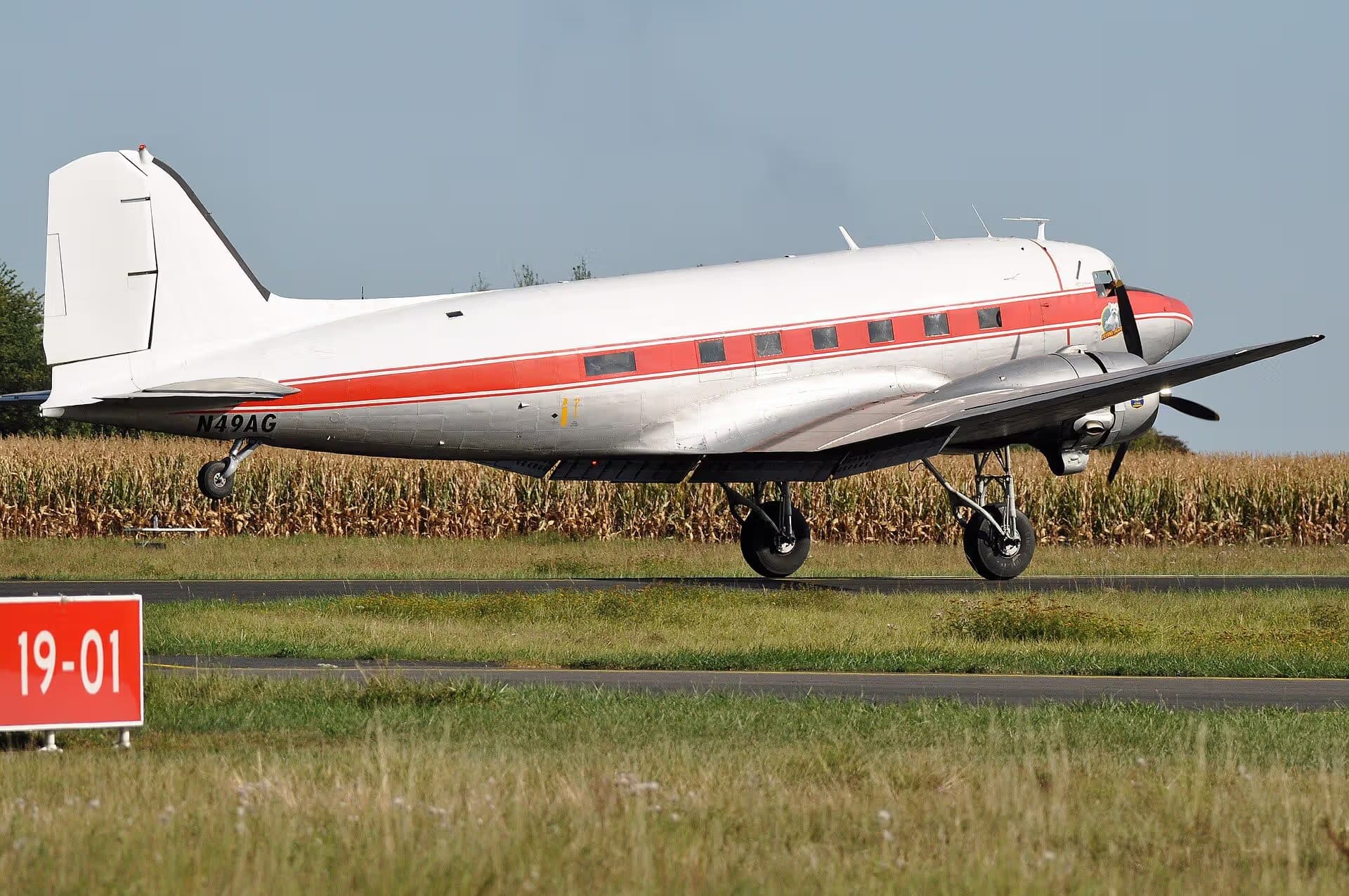 N49AG — Douglas
