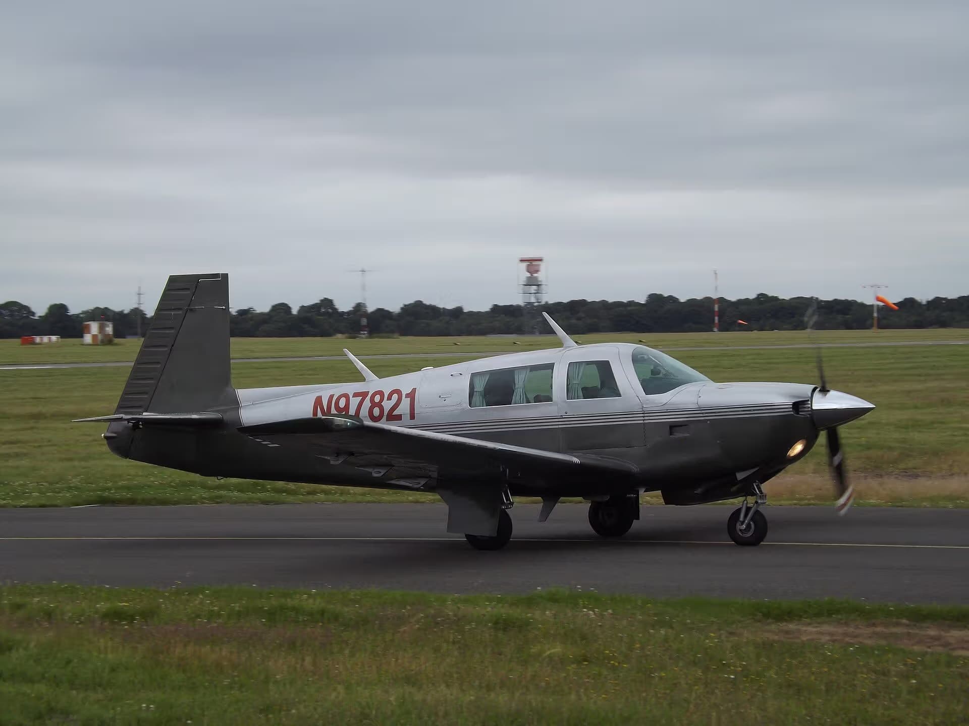 N97821 — Single-engine aircraft