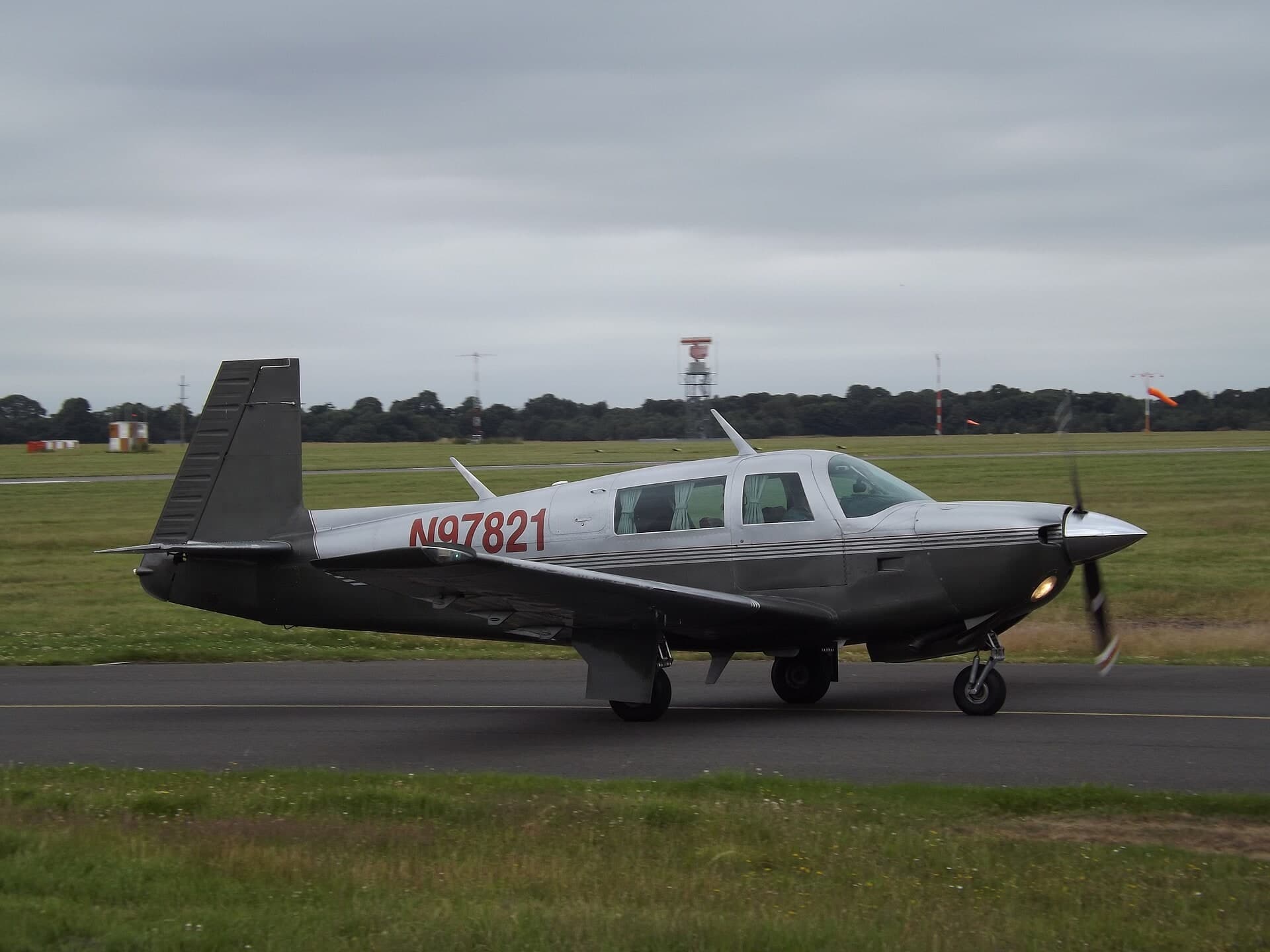N97821 — Single-engine aircraft