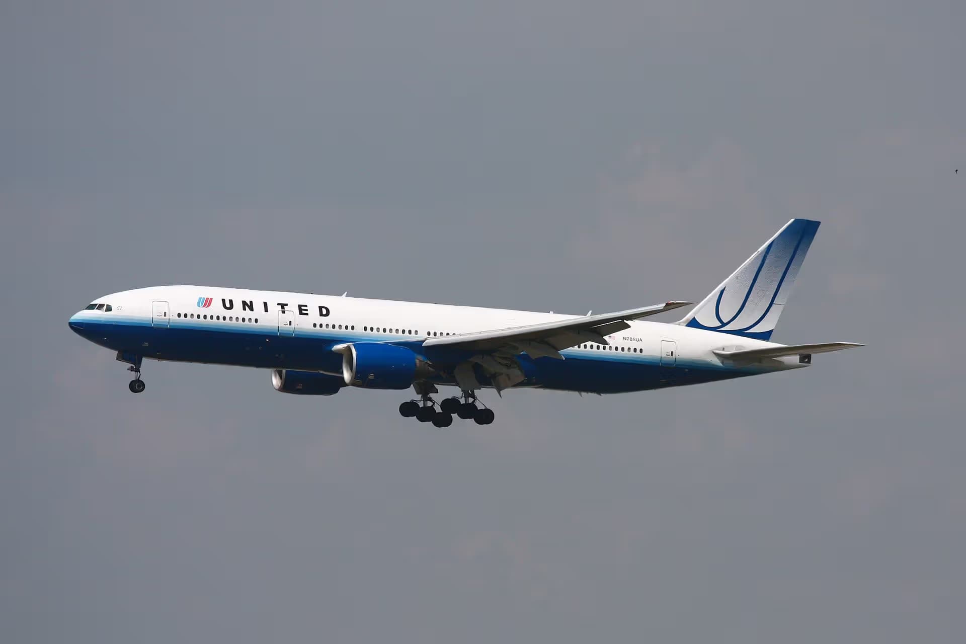 N785UA — Boeing