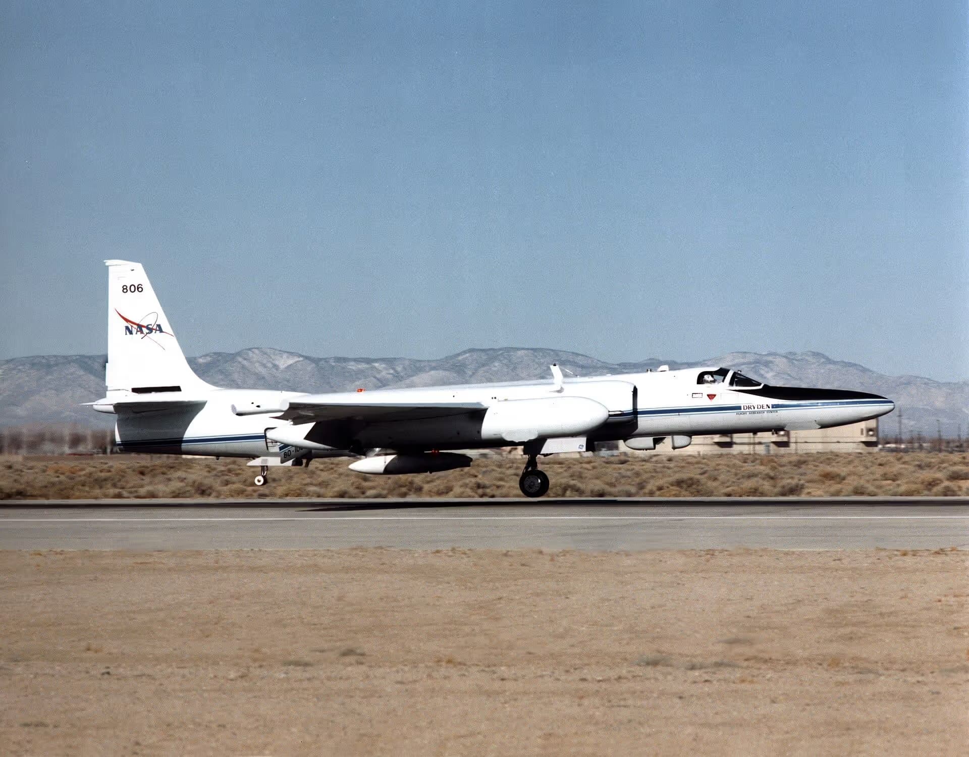 N806NA — Business jet