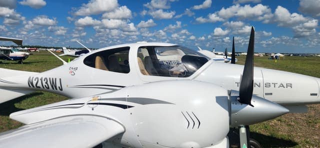 N213WJ - Diamond DA 42