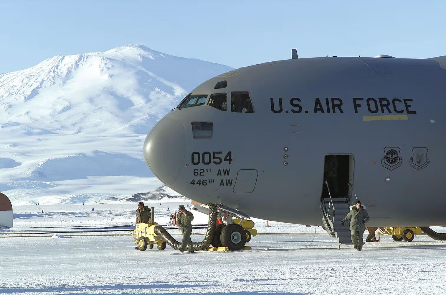 Unidentified — Aircraft