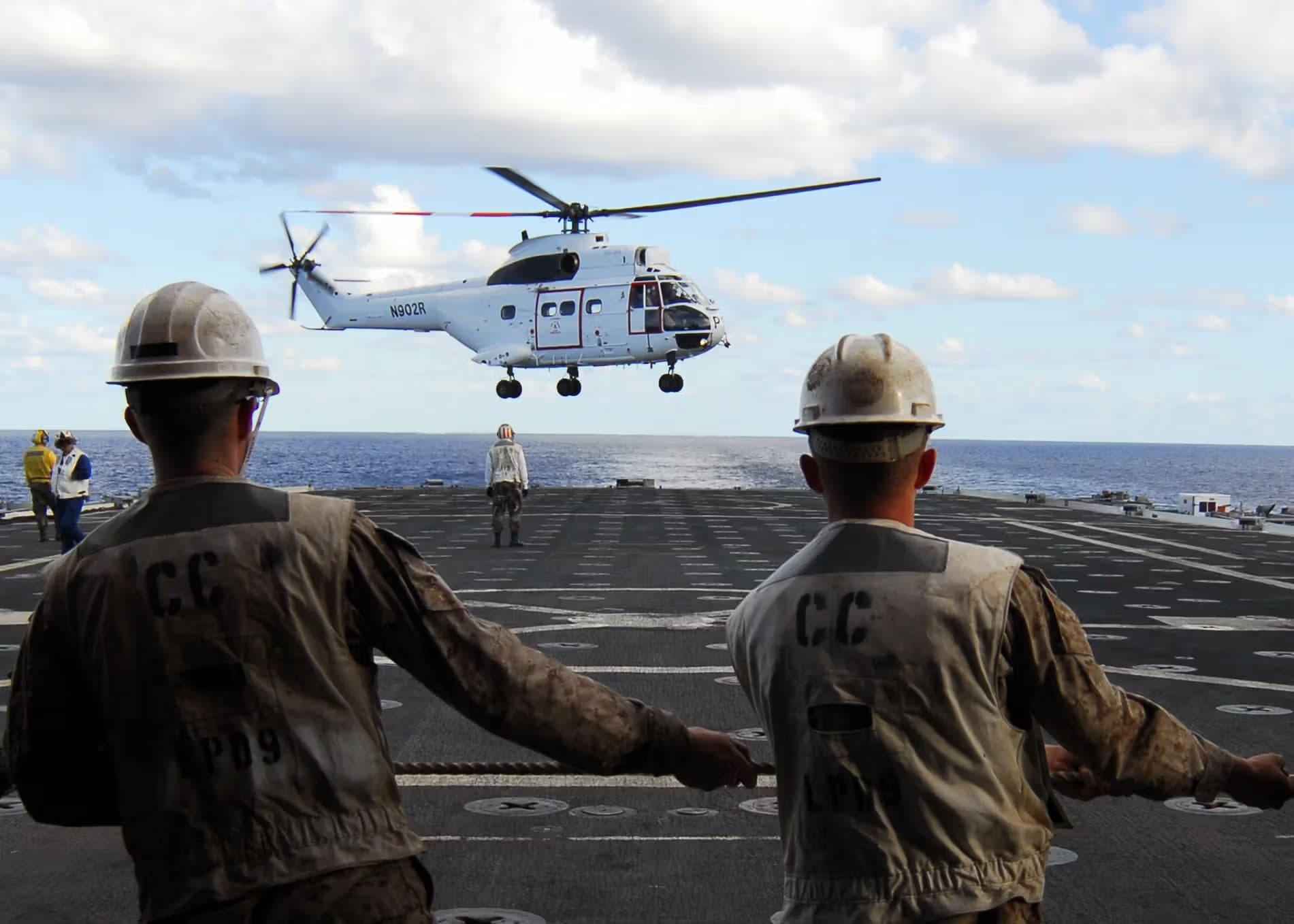 N902R — Helicopter