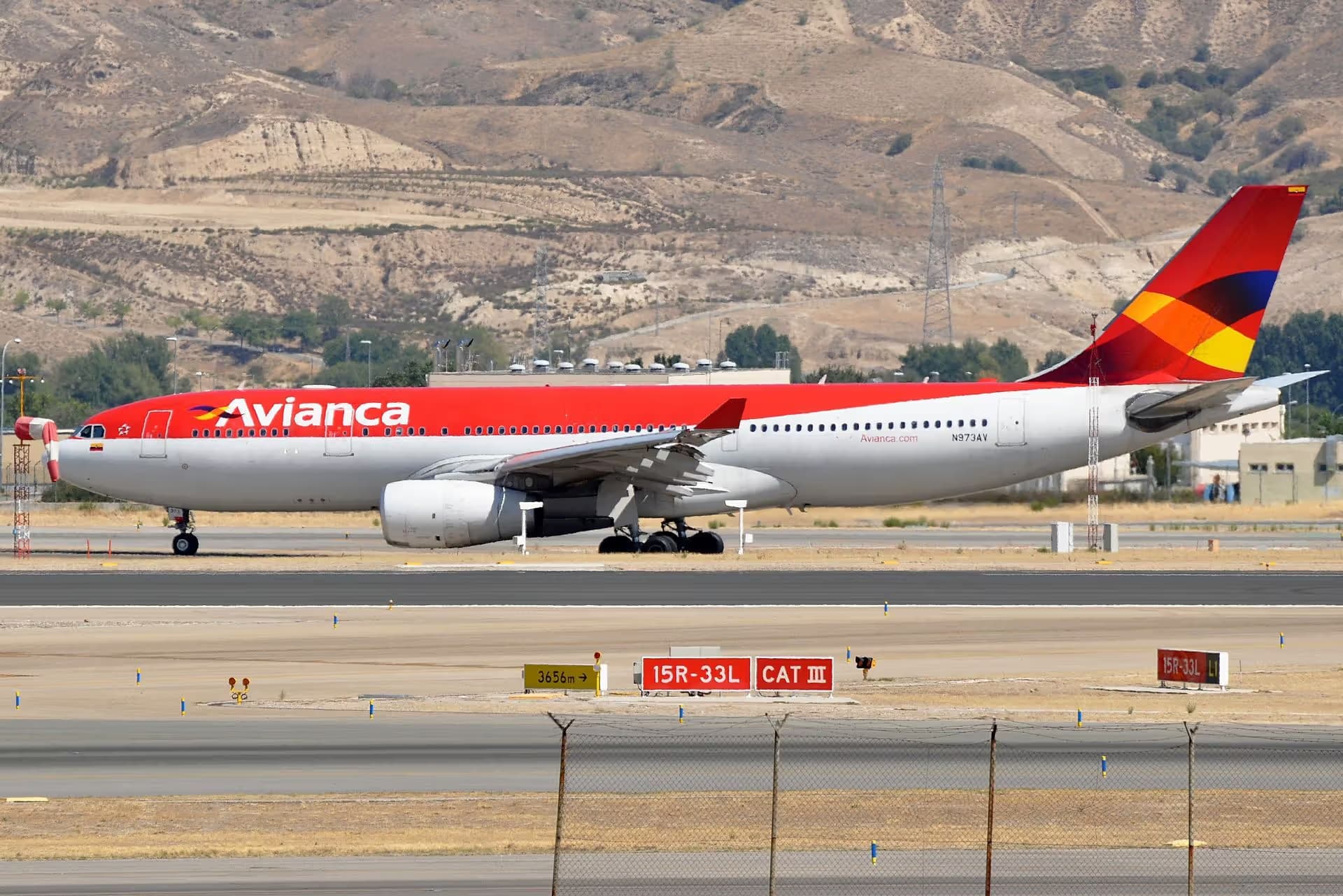 N973AV — Twin-engine aircraft