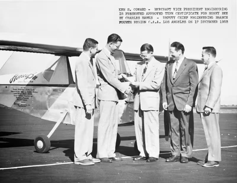 Unidentified — Single-engine aircraft