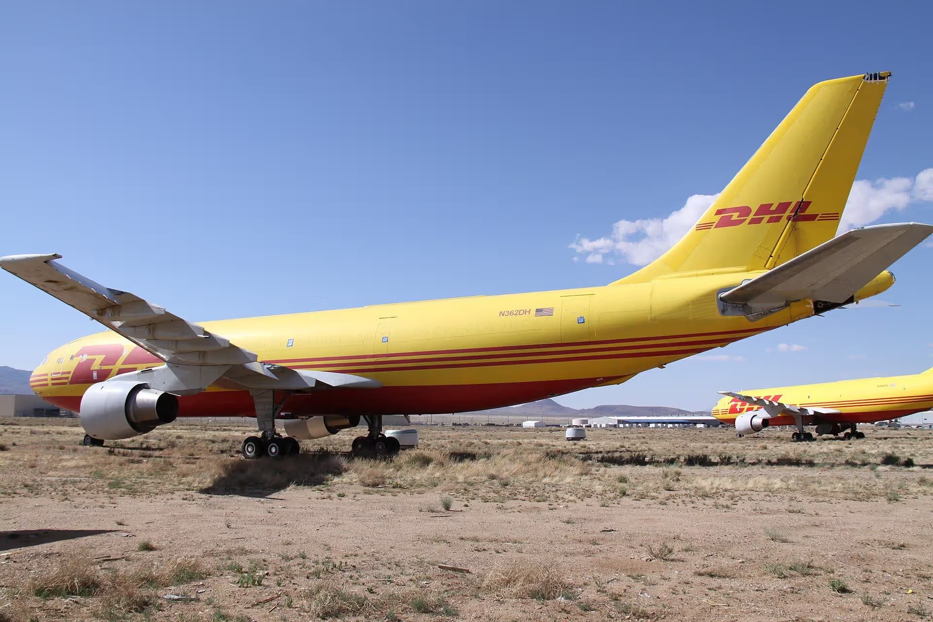 N362DH — Twin-engine aircraft