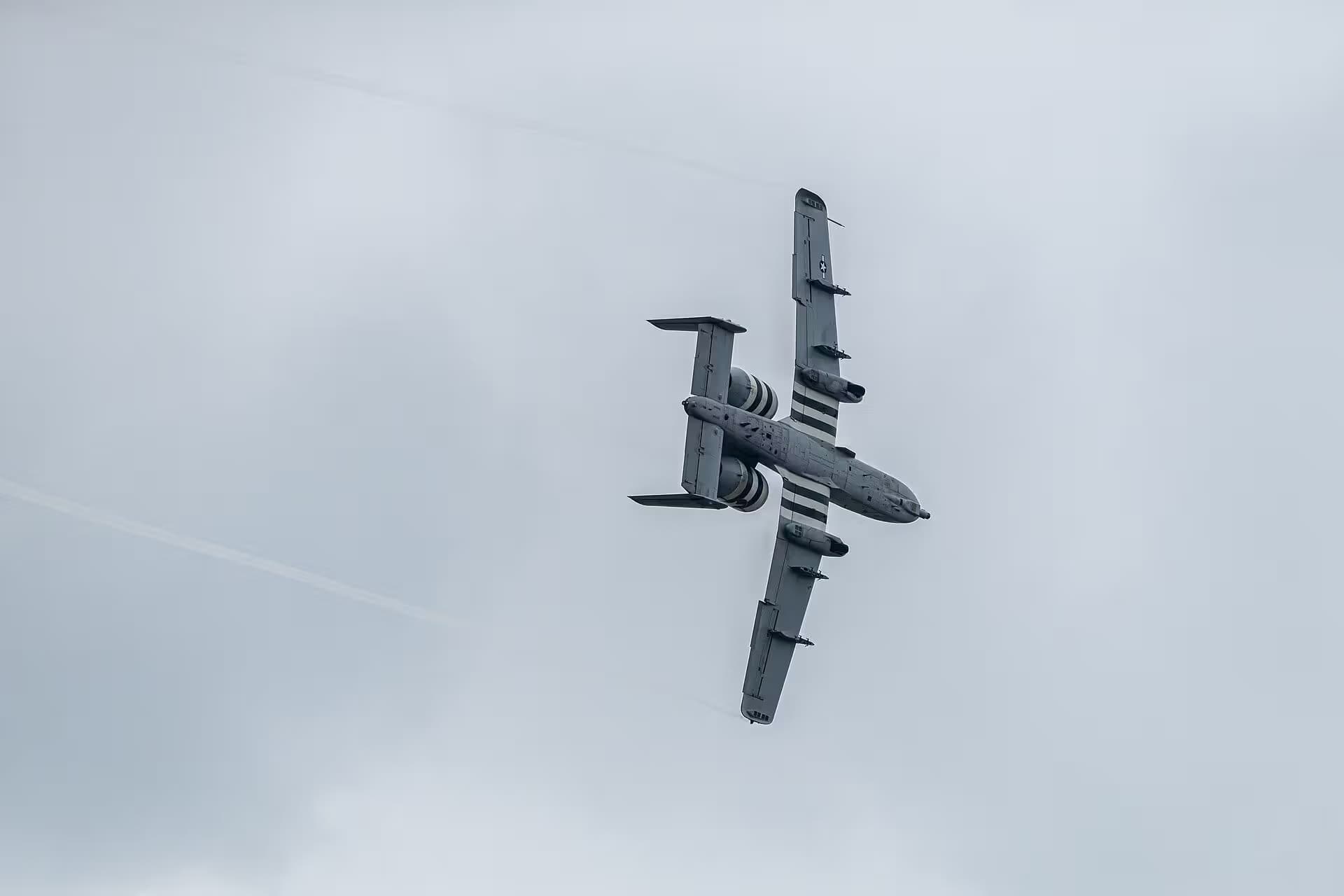 Unidentified — Twin-engine aircraft