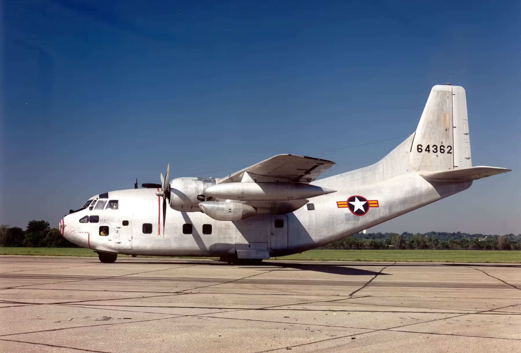 Unidentified — Twin-engine aircraft