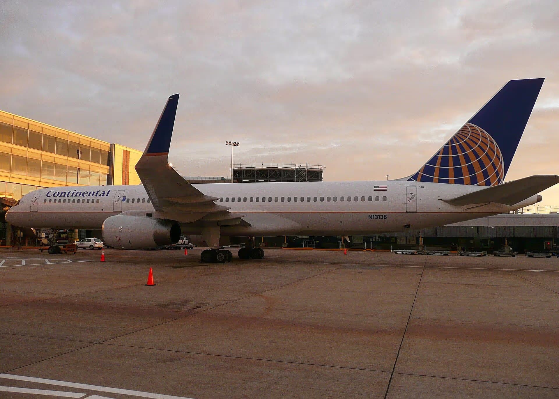 N13138 — Boeing
