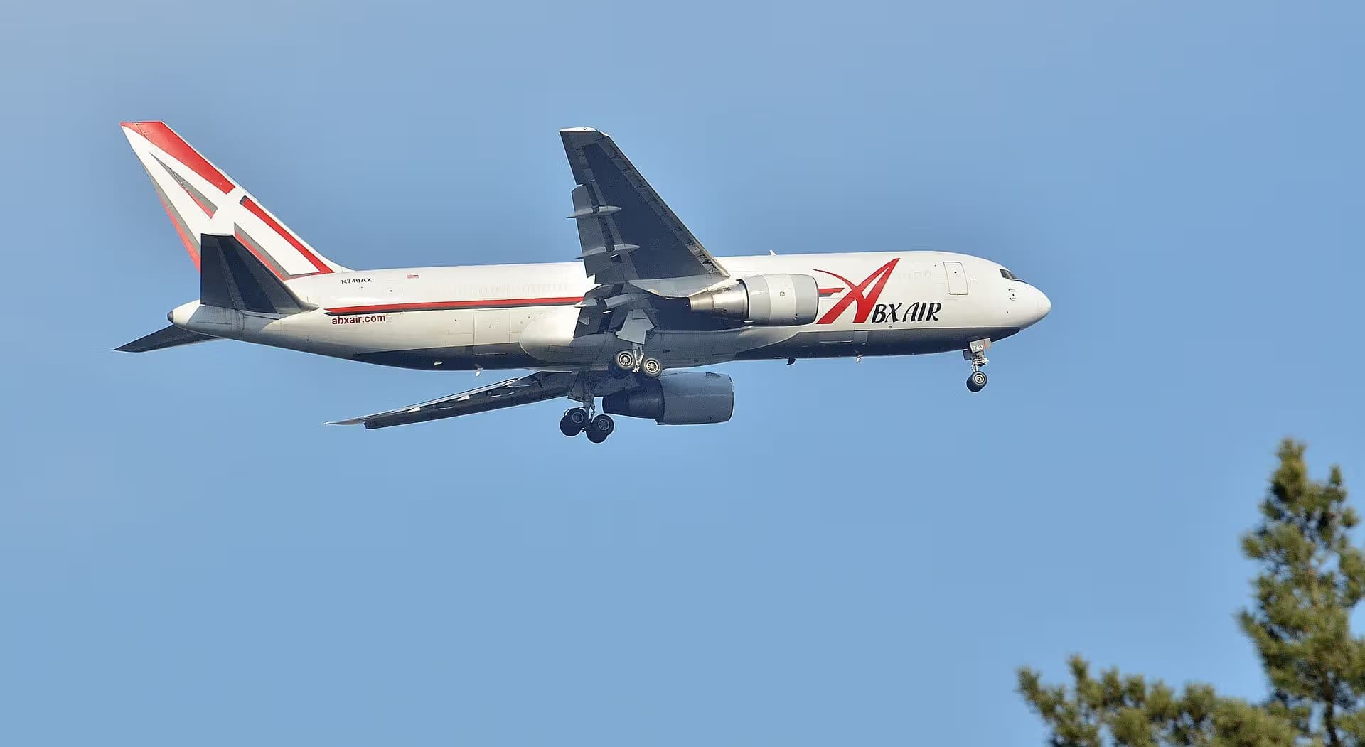 N740AX — Boeing