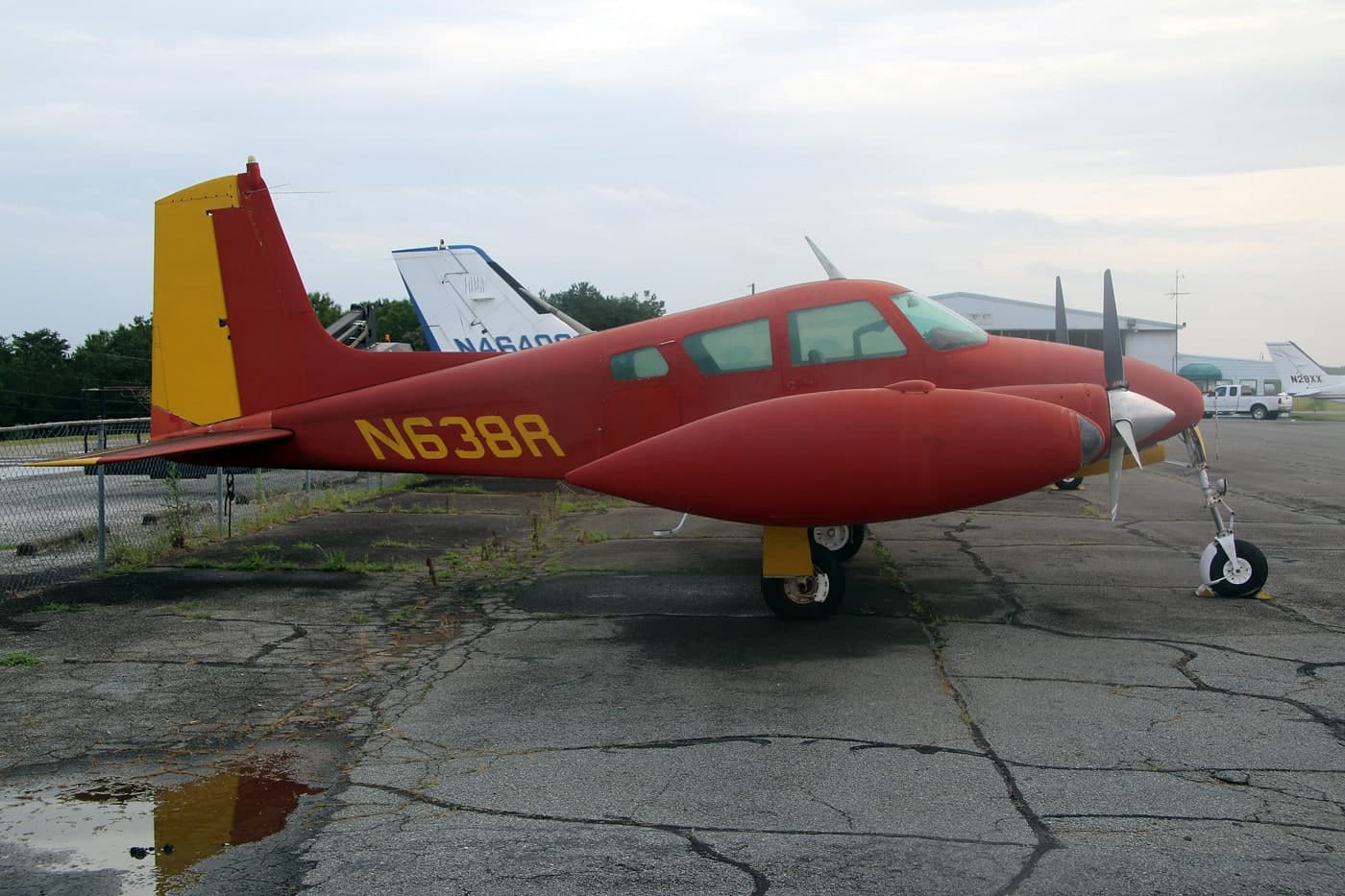 N638R — Twin-engine aircraft