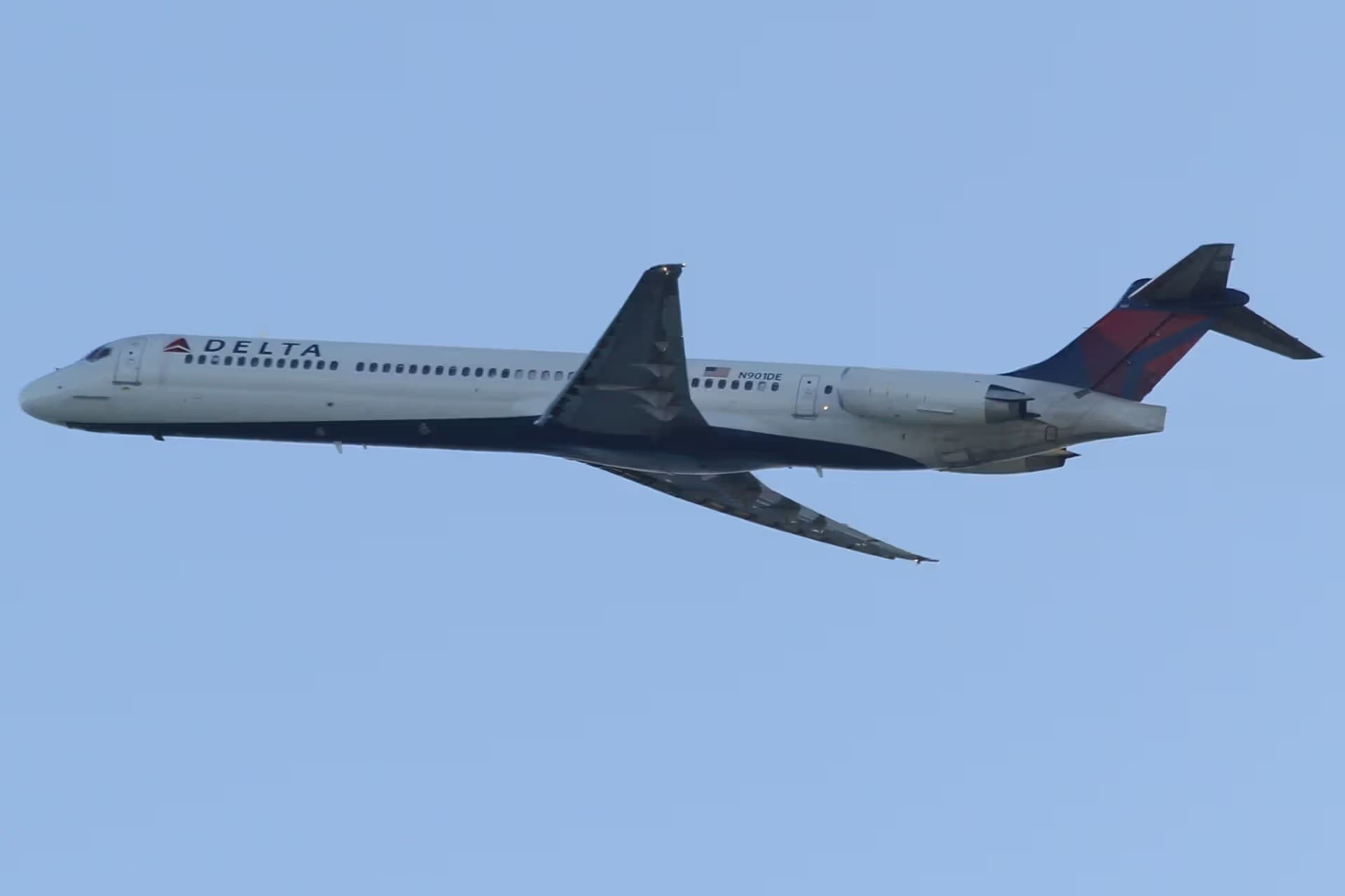 N901DE — Douglas