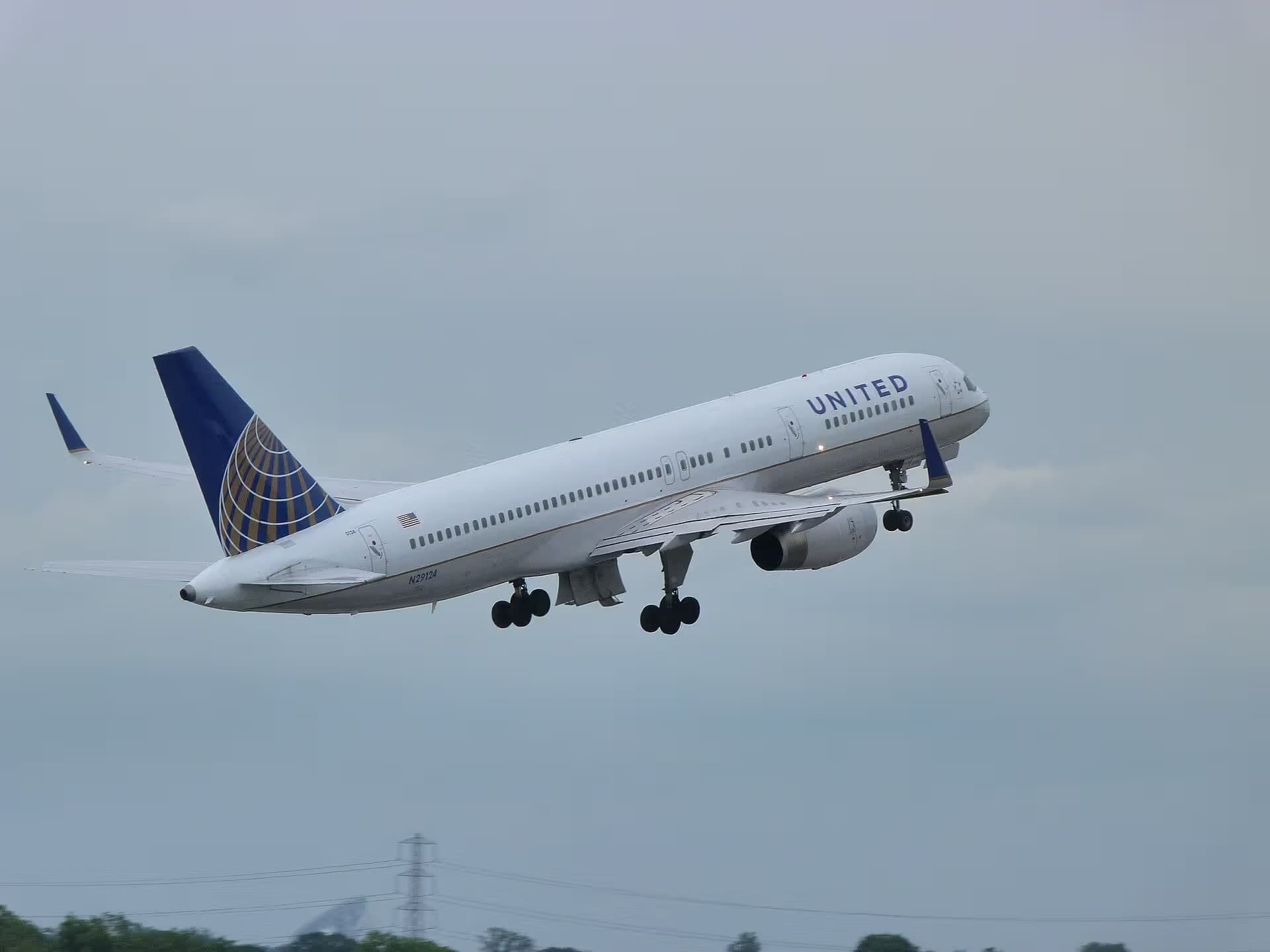 N29124 — Twin-engine aircraft