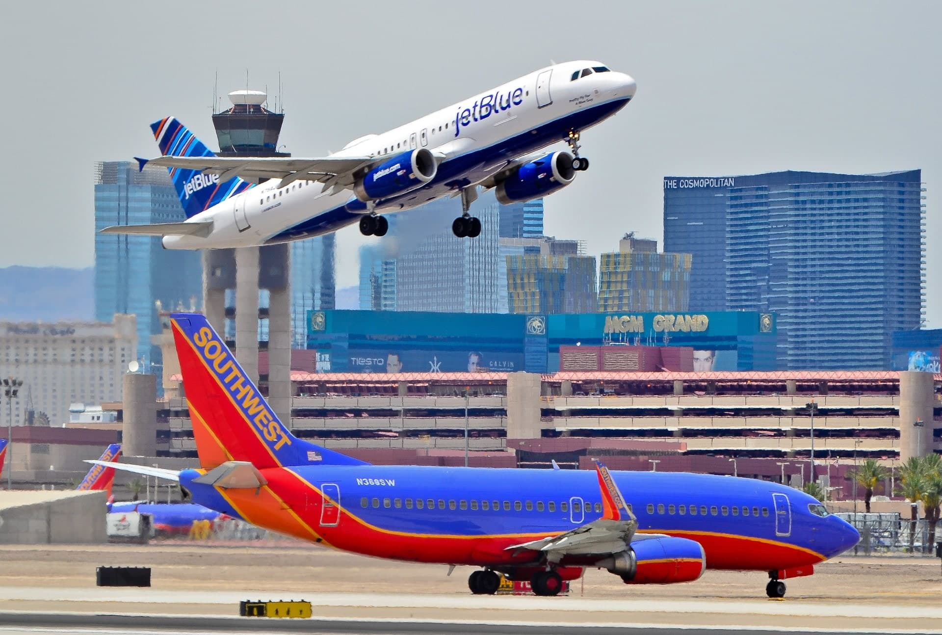 N368SW — Twin-engine aircraft