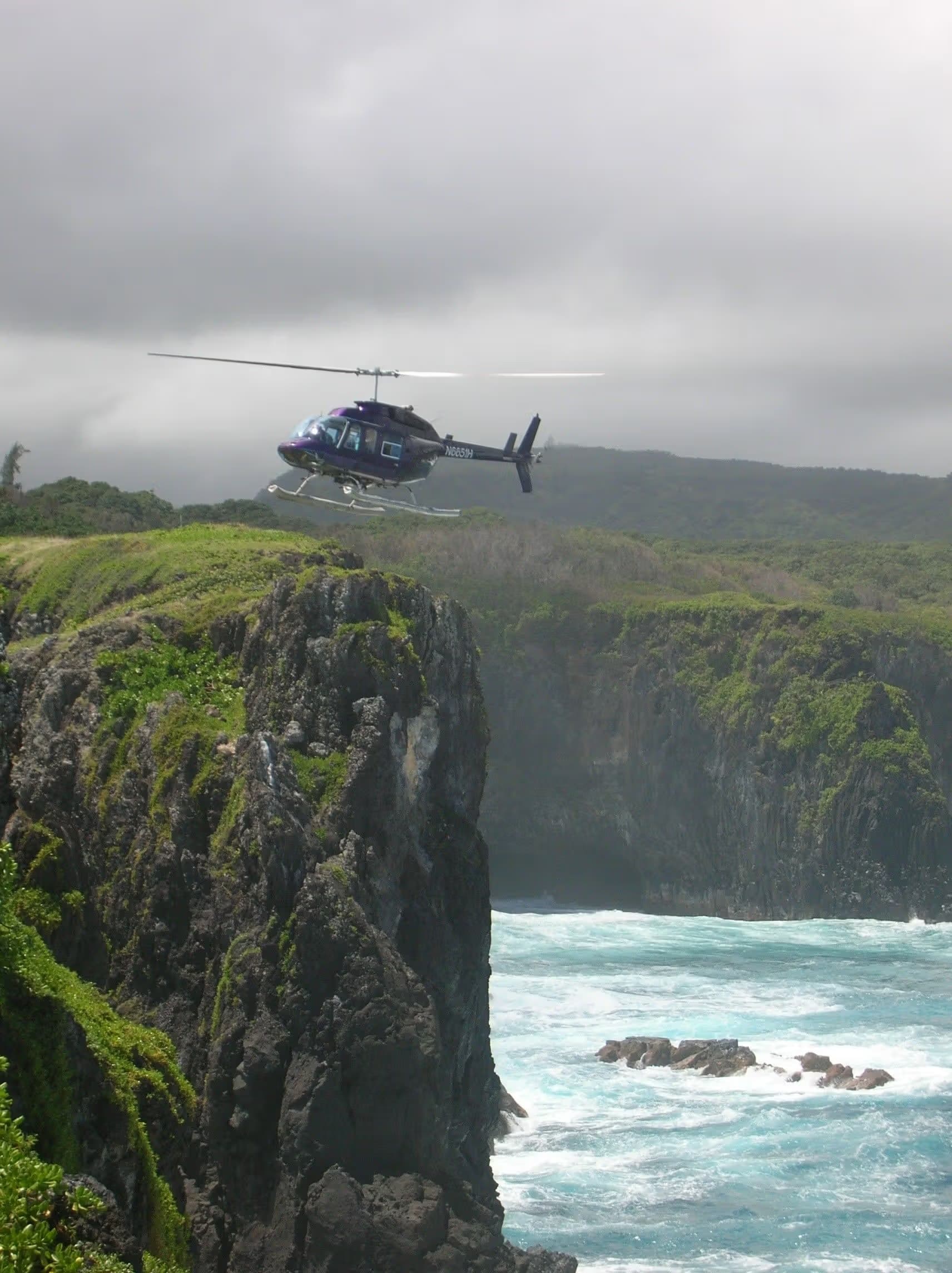 N6651H — Helicopter