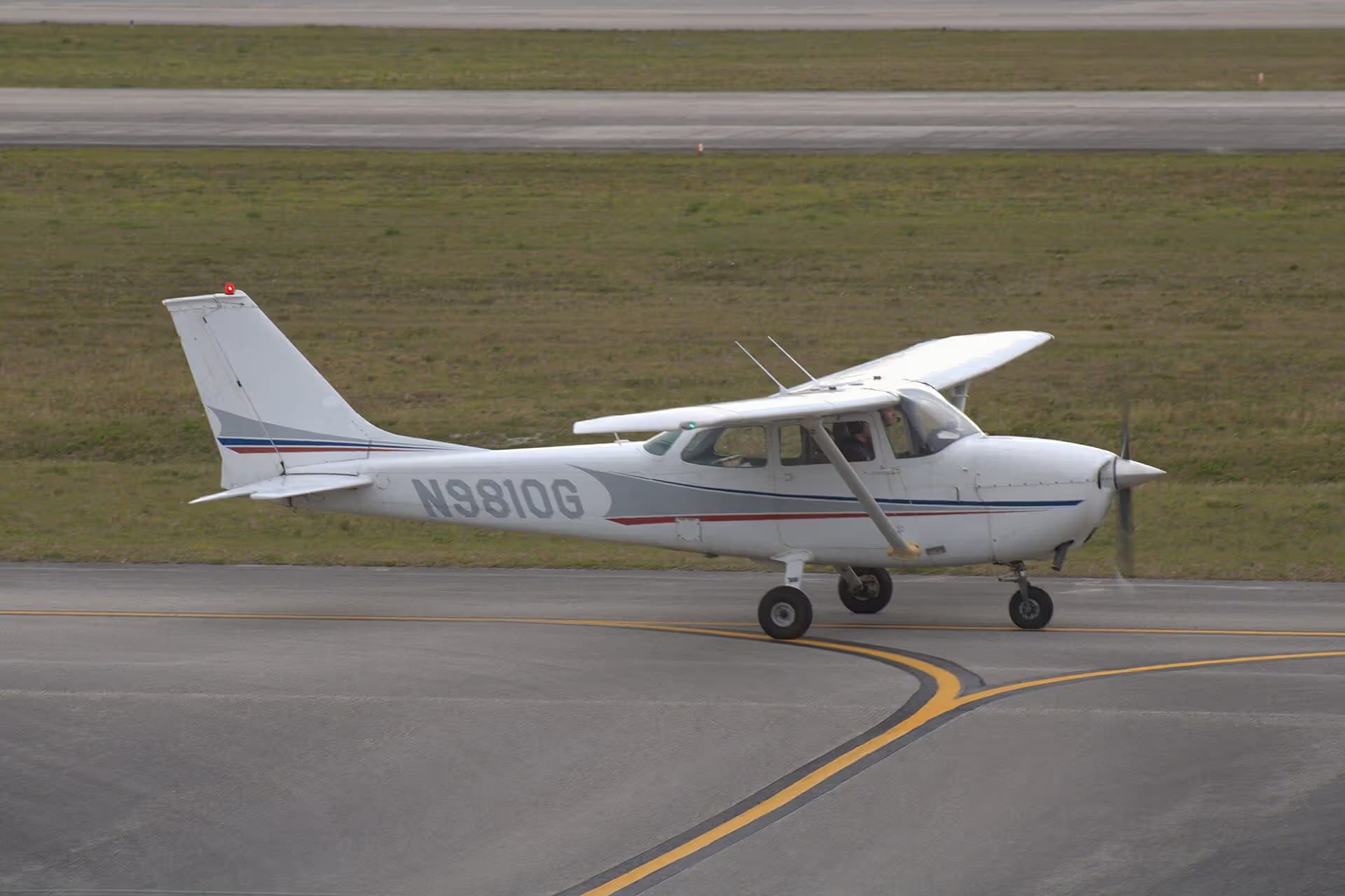 N9810G — Cessna