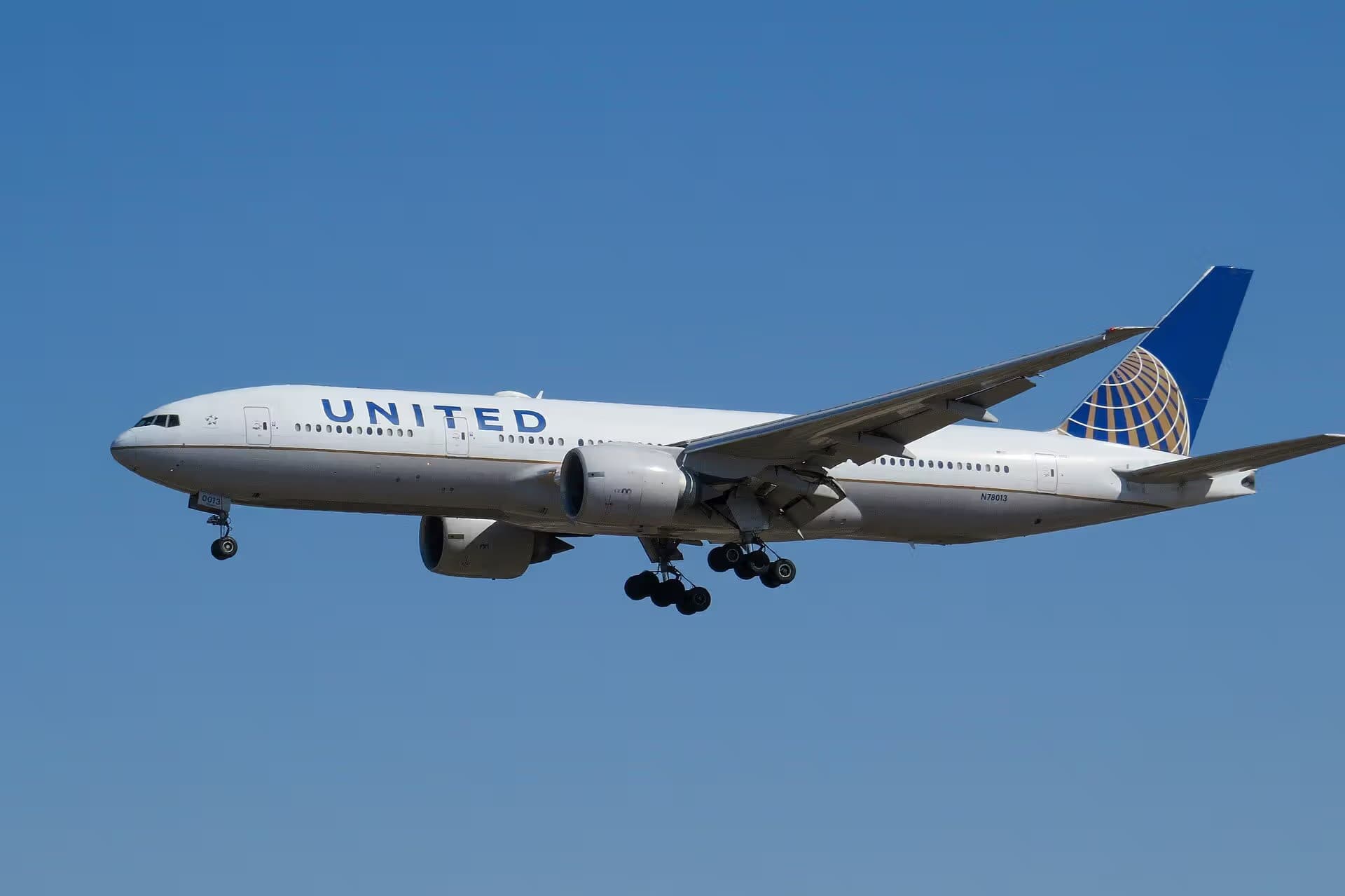 N78013 — Boeing