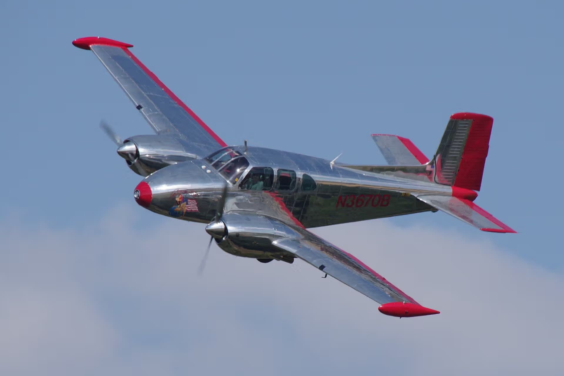 N3670B — Twin-engine aircraft