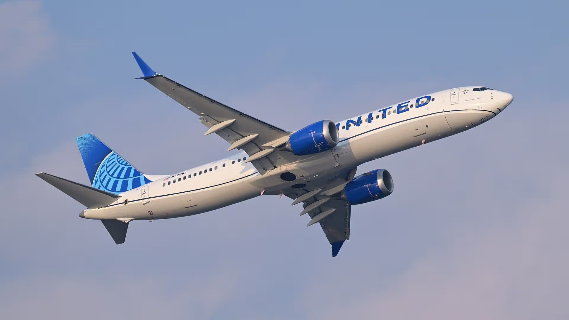N77587 — Boeing