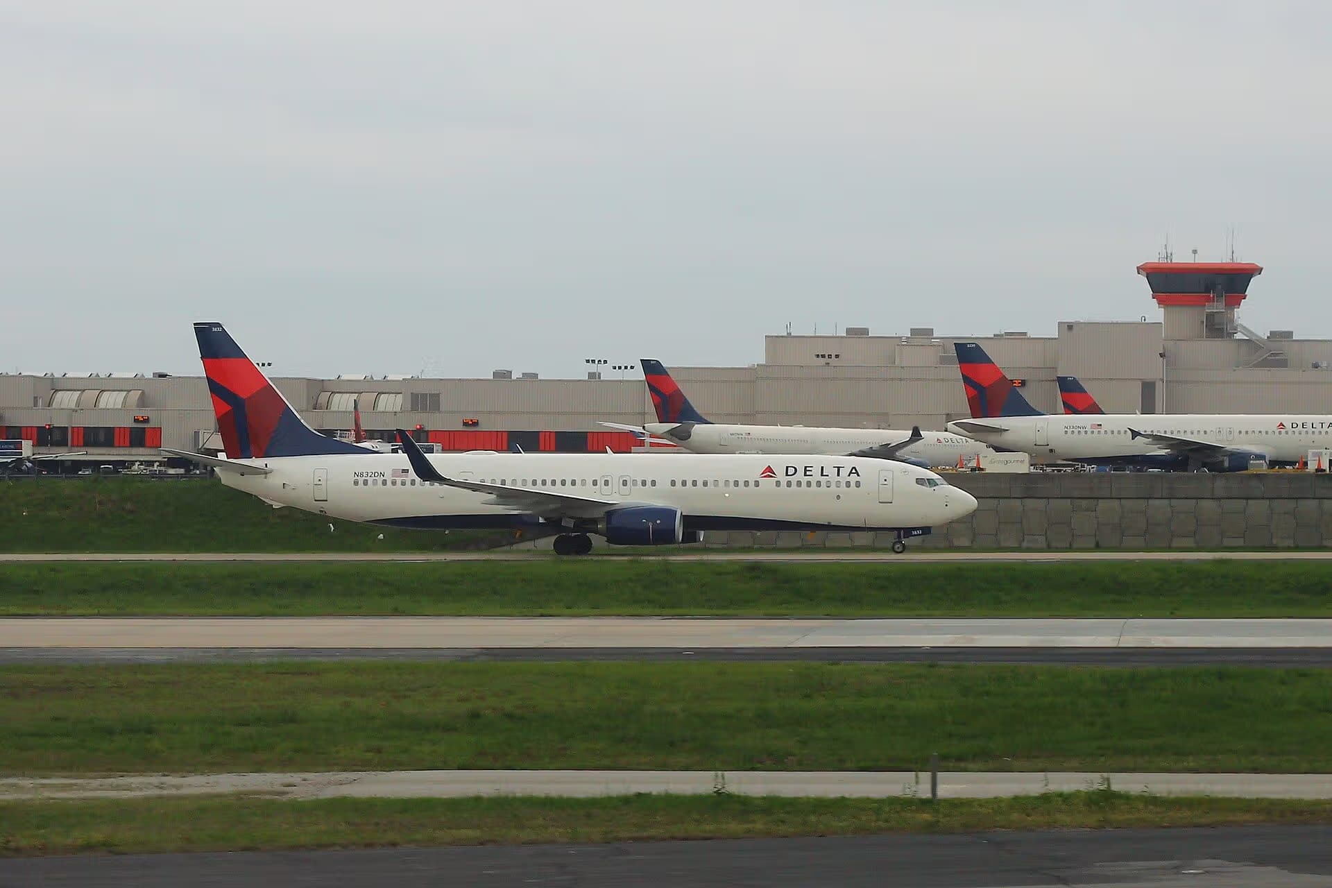 N832DN — Boeing