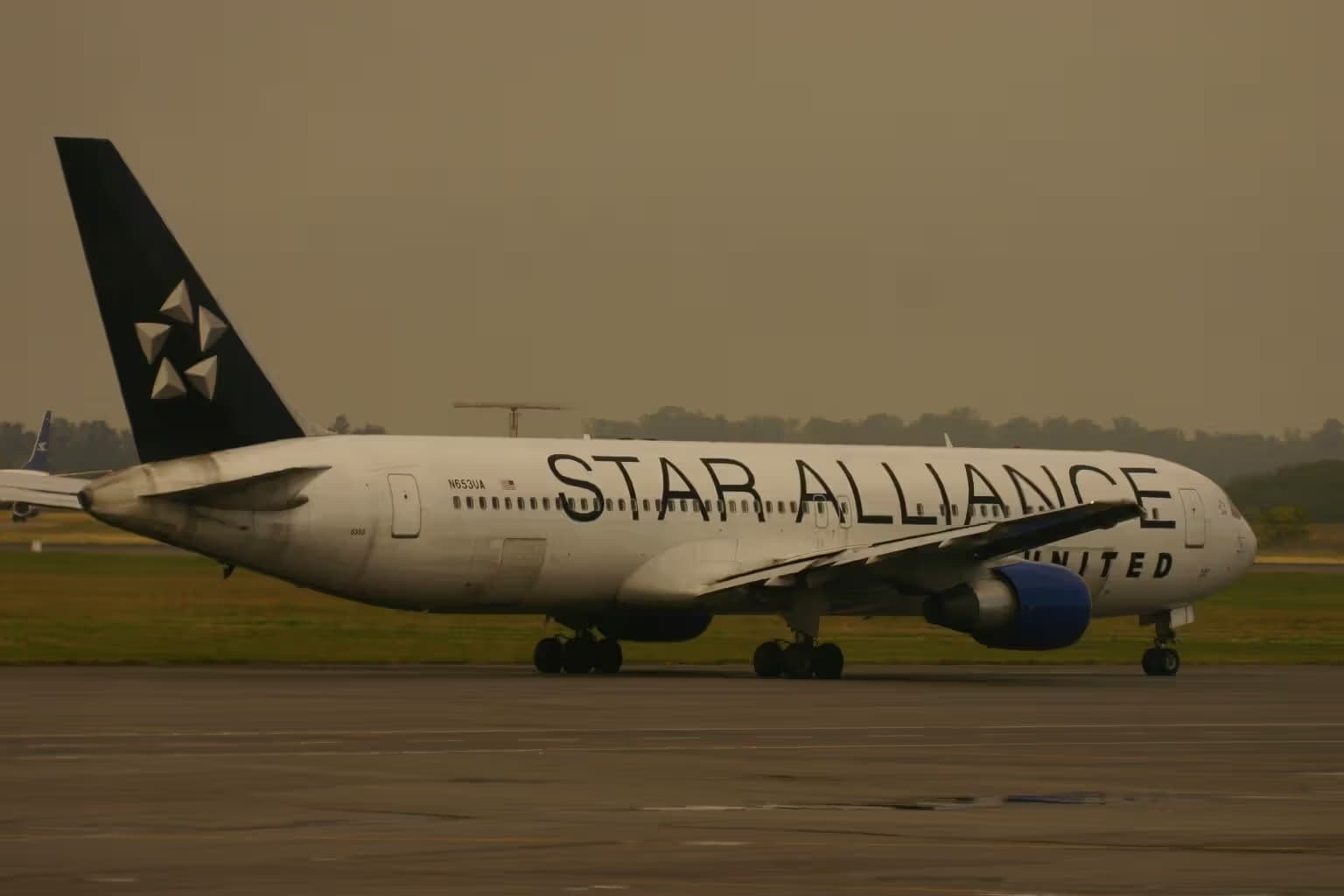 N653UA — Boeing