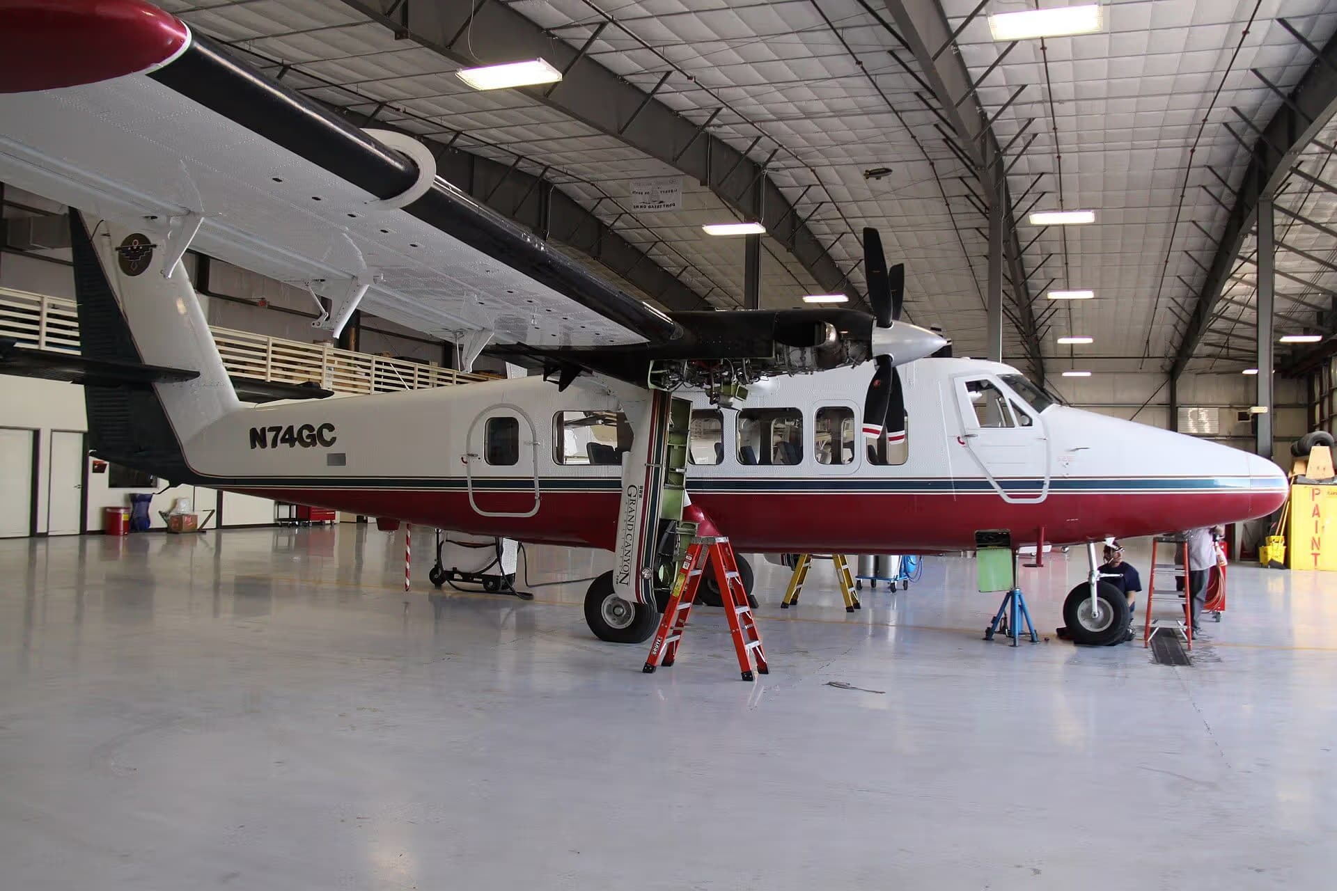 N74GC — De Havilland